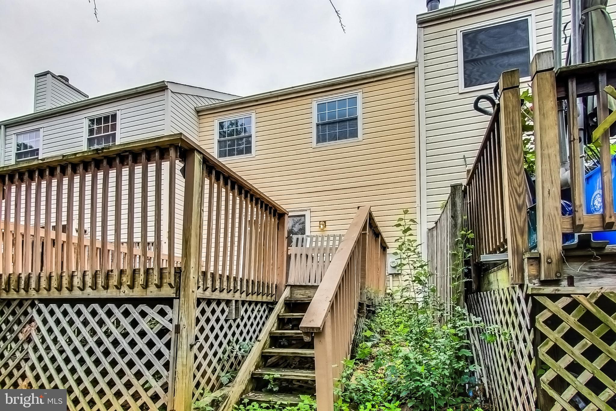 PARK OVERLOOK - Residential Lease