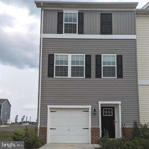 Townhouse For Rent - 170 Vespucci Lane<br/> Berkeley County, MARTINSBURG, WV 25404