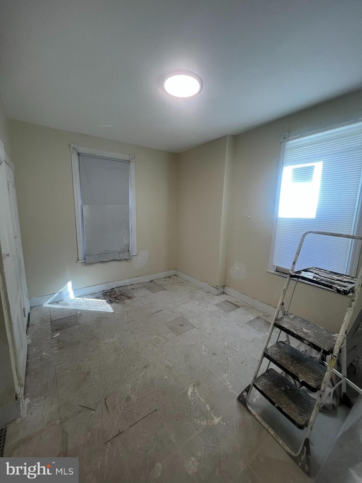 KENSINGTON - Residential