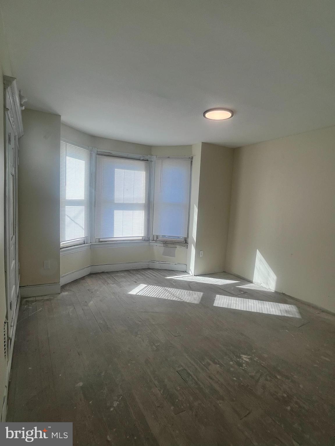 KENSINGTON - Residential