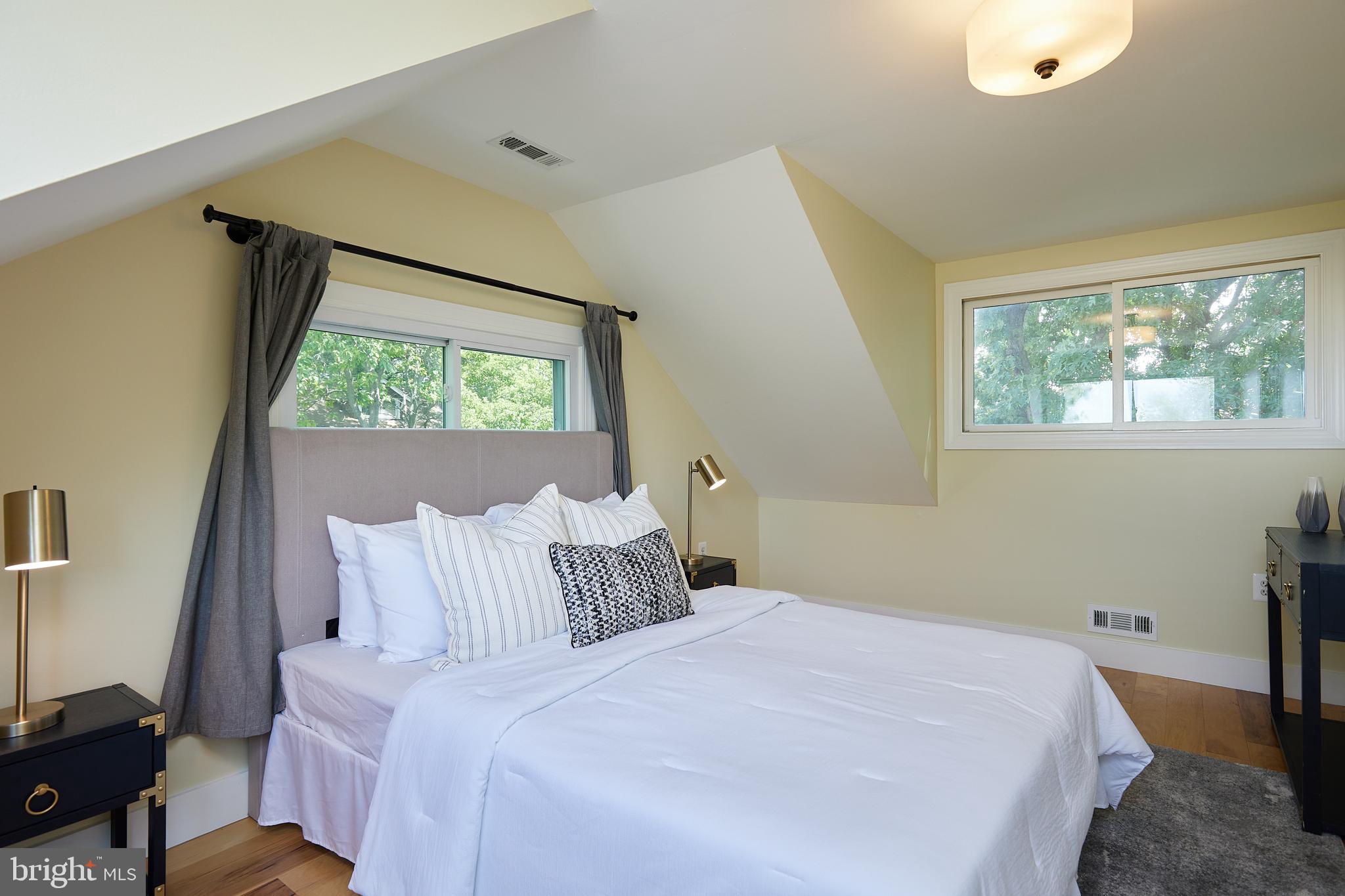 MOUNT RAINIER - Residential