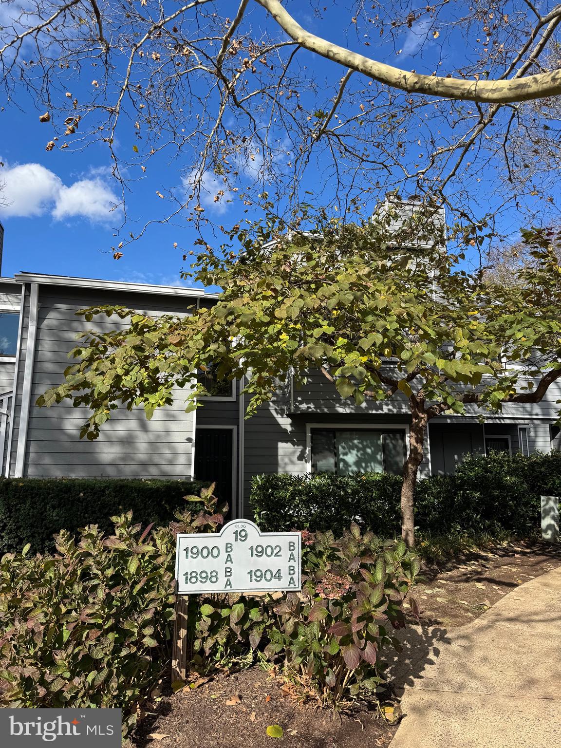 VILLARIDGE - Residential Lease