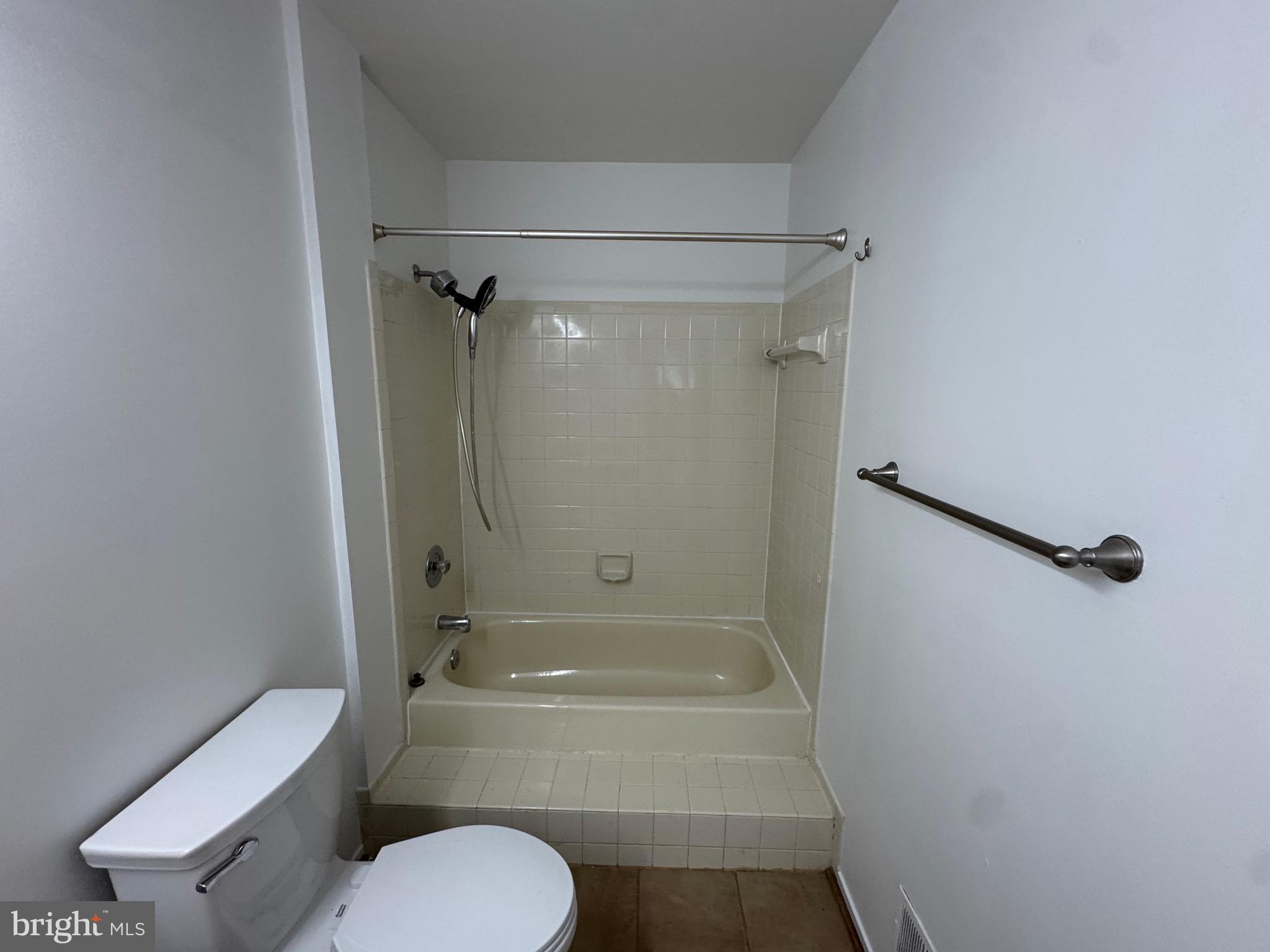 VILLARIDGE - Residential Lease