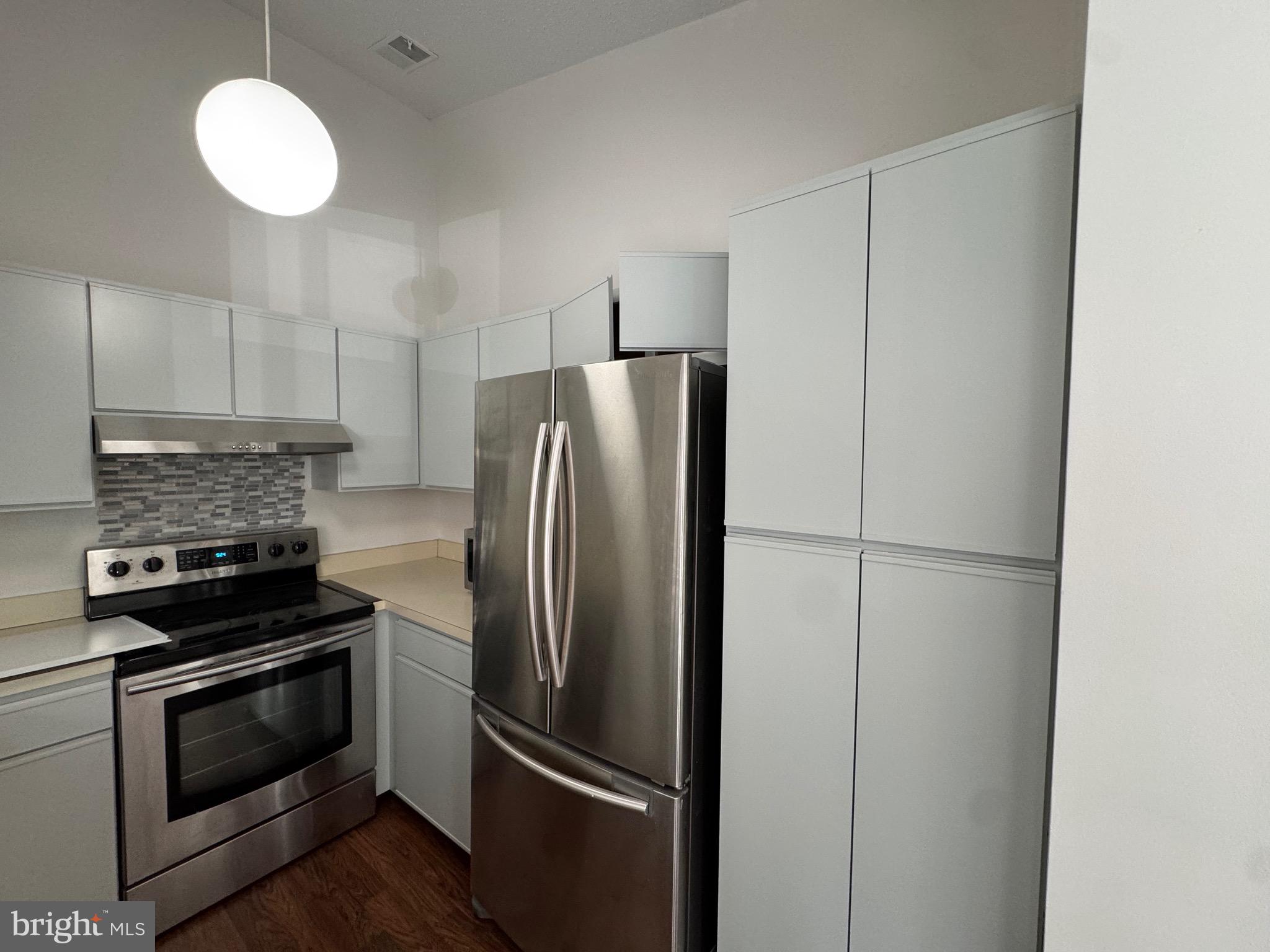 VILLARIDGE - Residential Lease