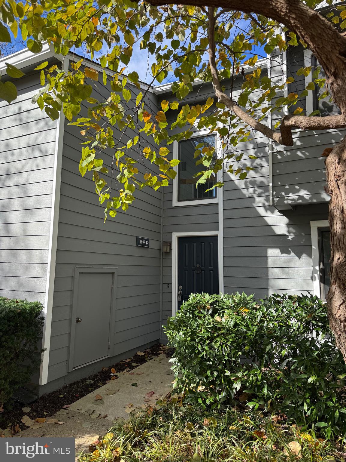 VILLARIDGE - Residential Lease