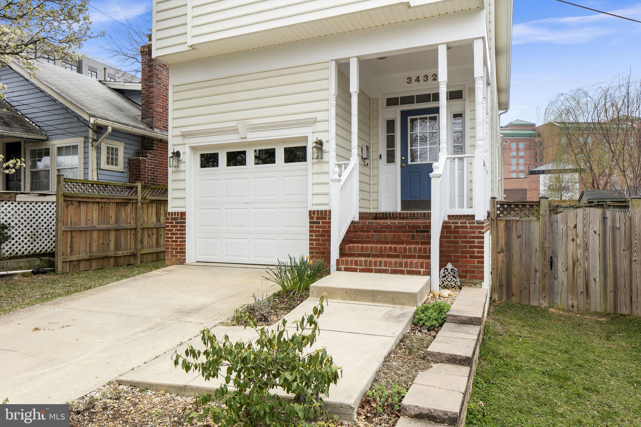 VIRGINIA SQUARE - Residential Lease