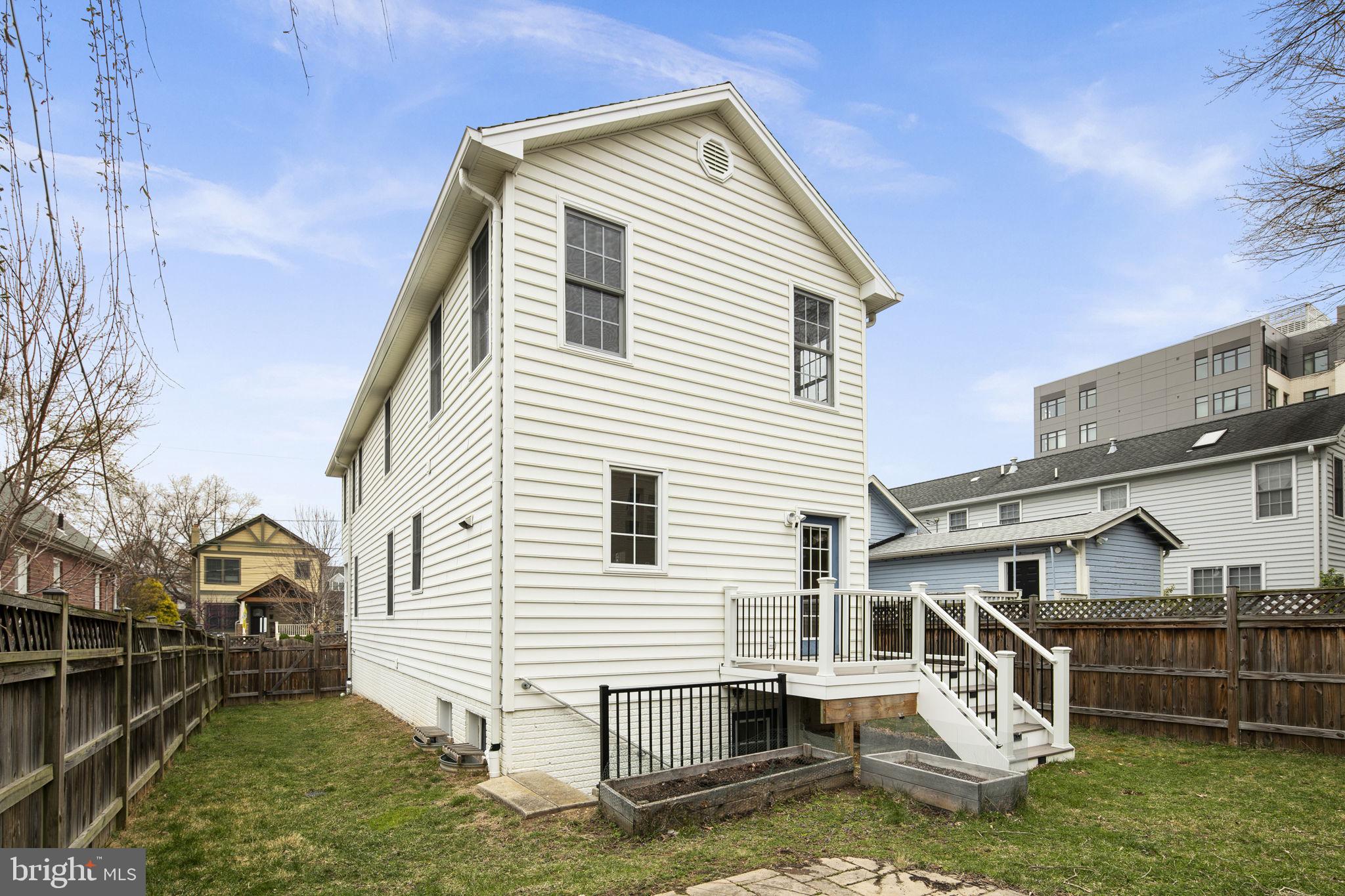 VIRGINIA SQUARE - Residential Lease