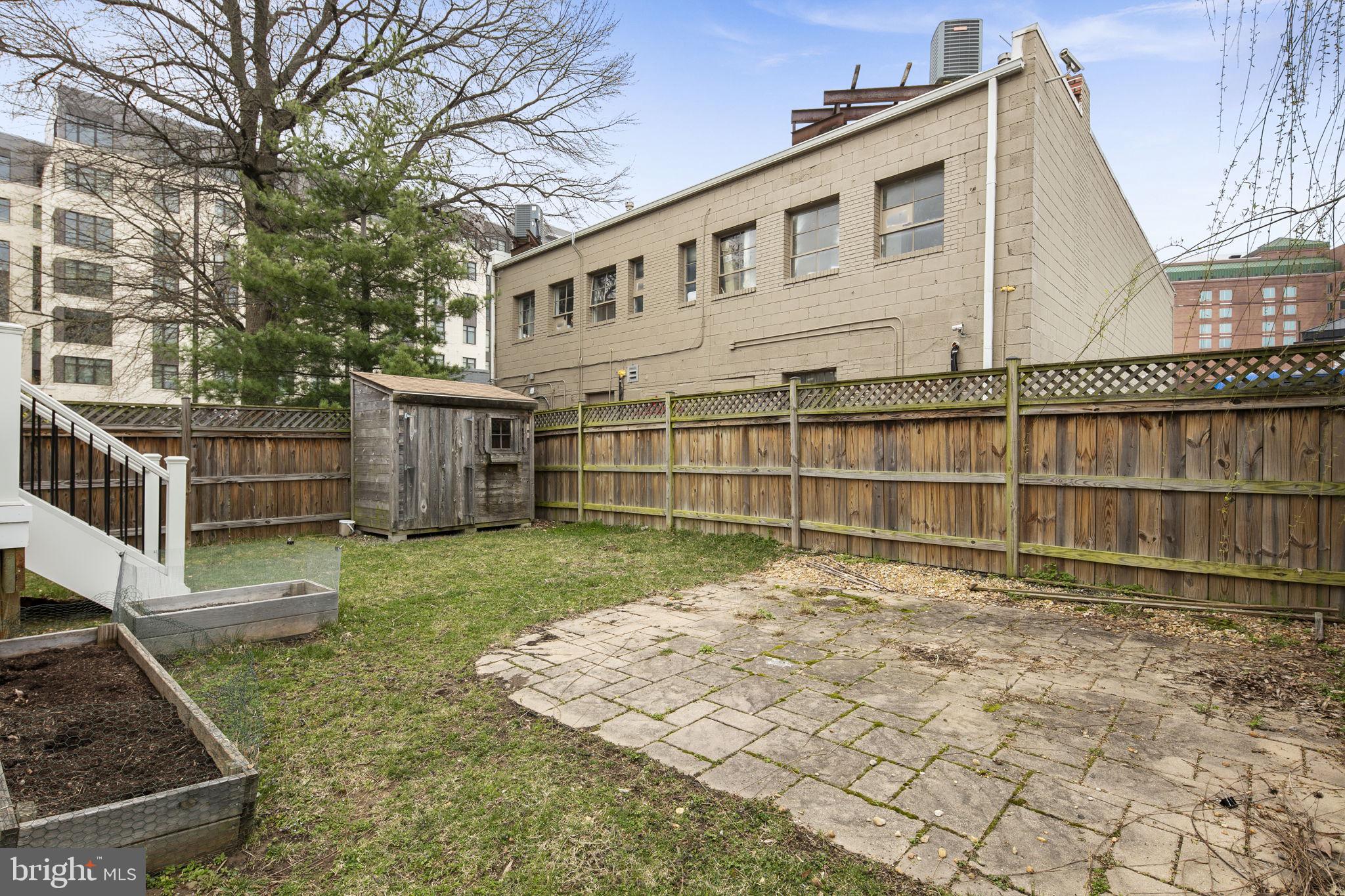 VIRGINIA SQUARE - Residential Lease