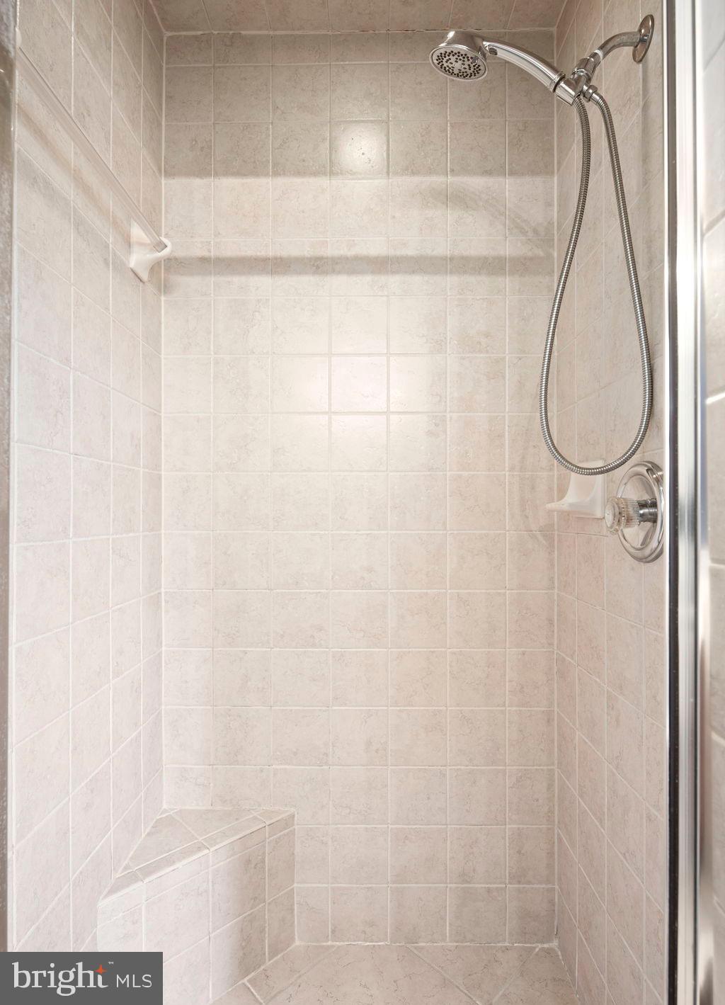 VIRGINIA SQUARE - Residential Lease