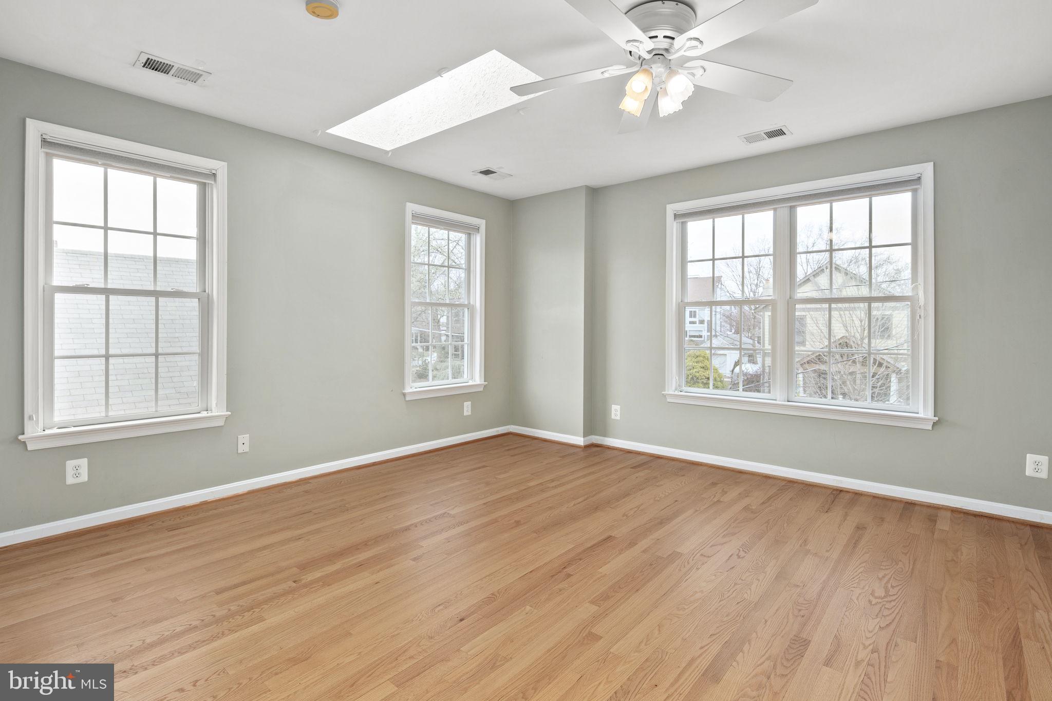 VIRGINIA SQUARE - Residential Lease