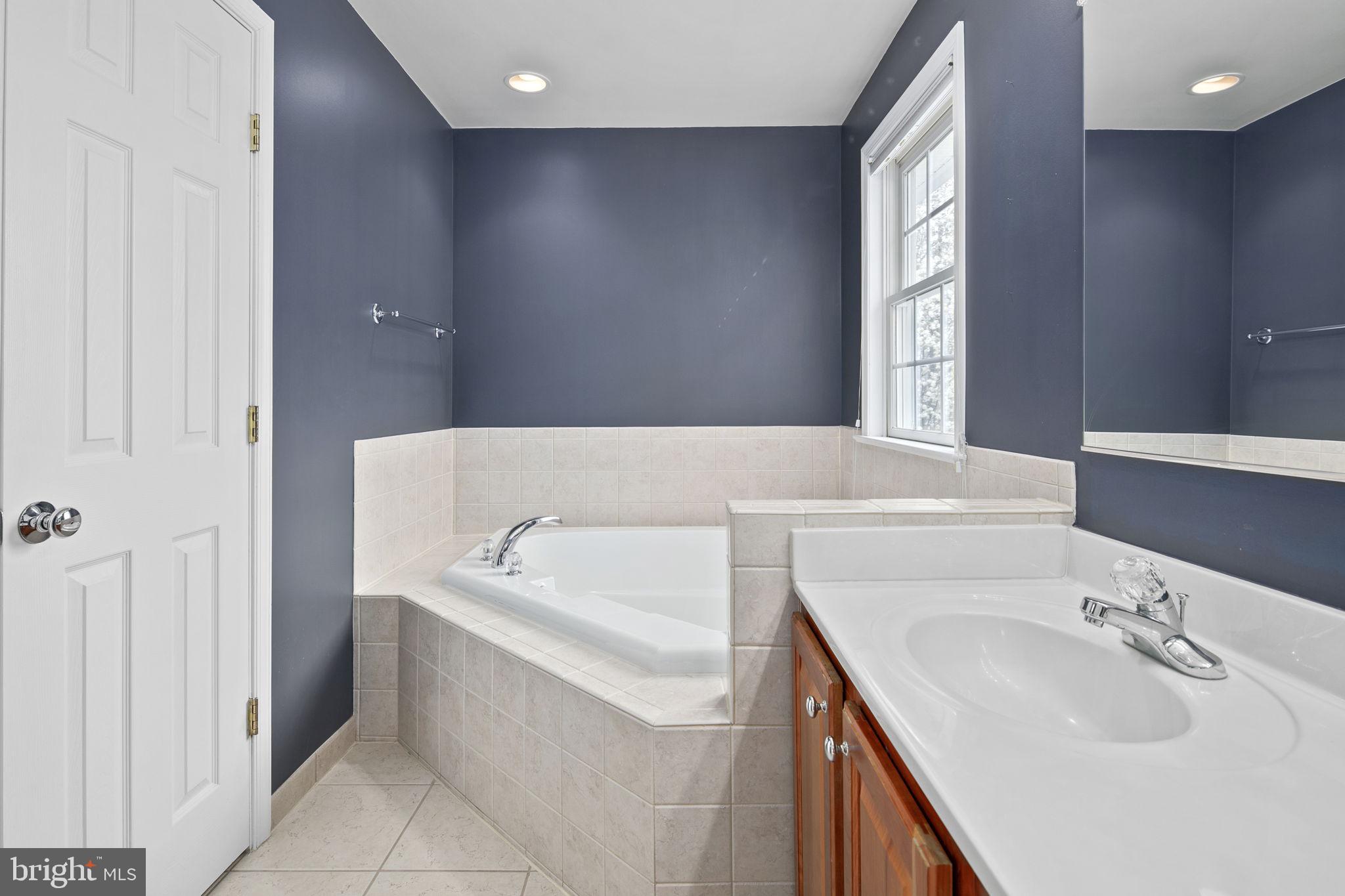 VIRGINIA SQUARE - Residential Lease