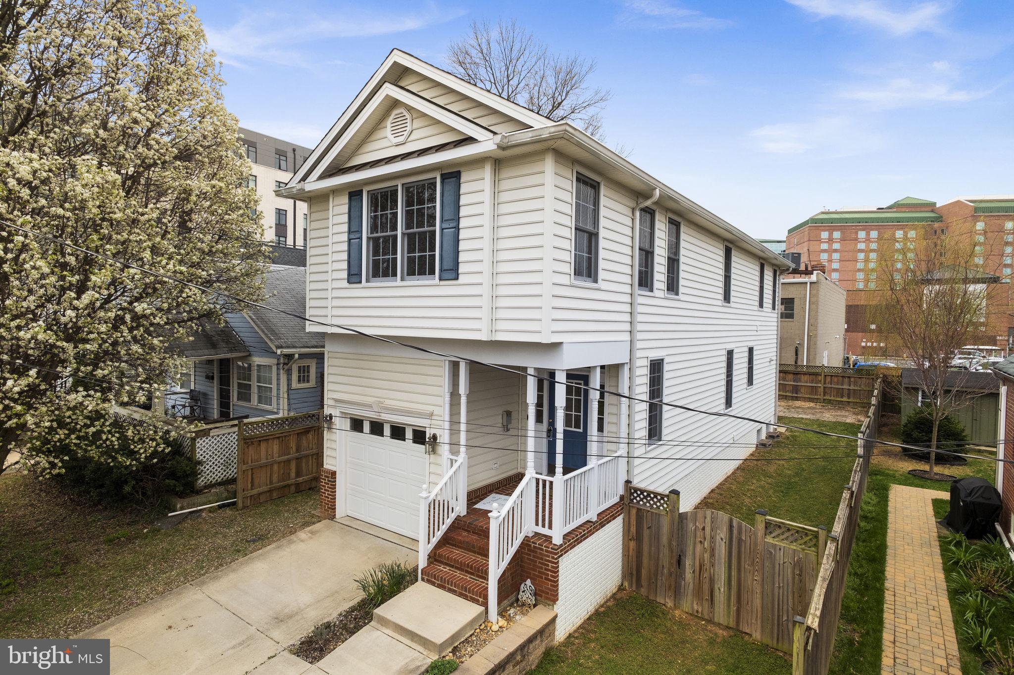 VIRGINIA SQUARE - Residential Lease