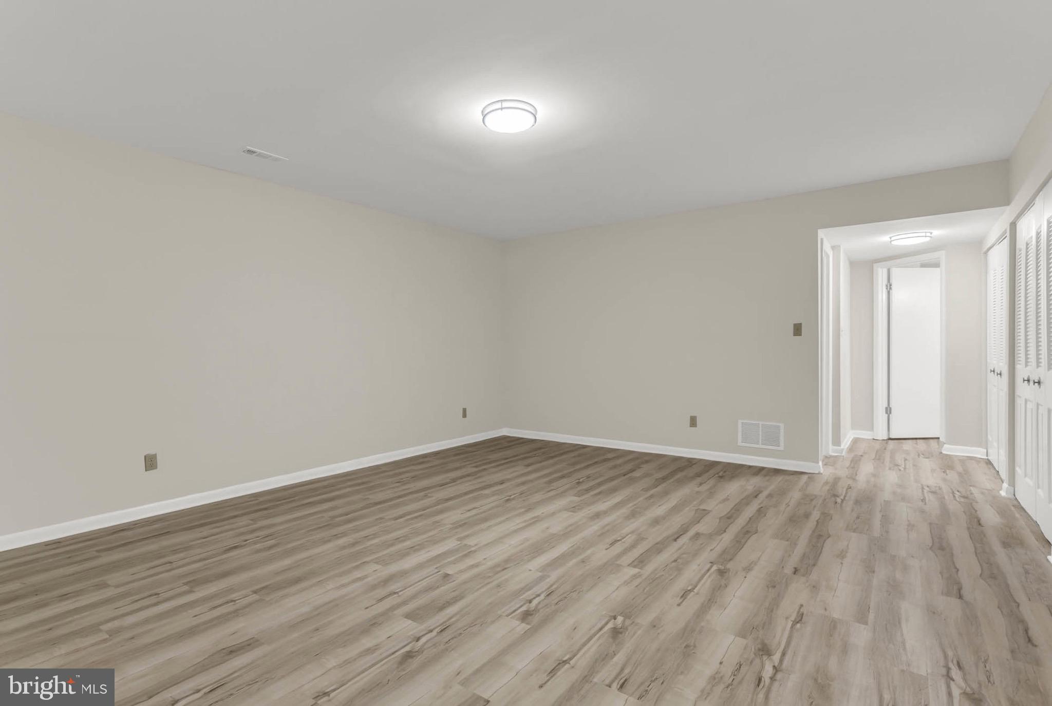 WOODBRIDGE CENTER - Residential