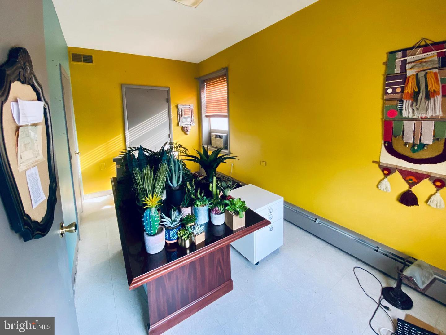 116 W PICCADILLY STREET 9&10