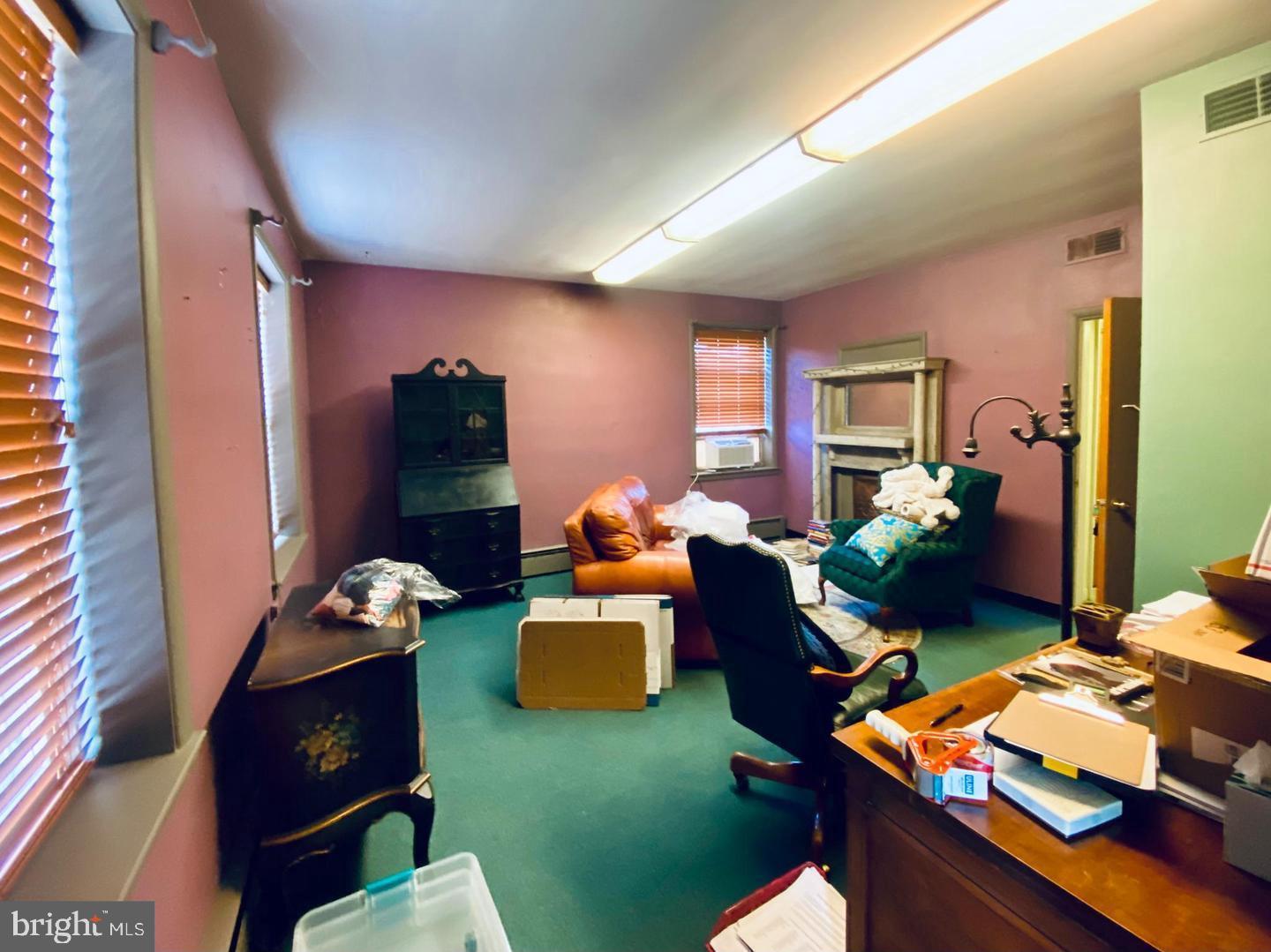 116 W PICCADILLY STREET 9&10