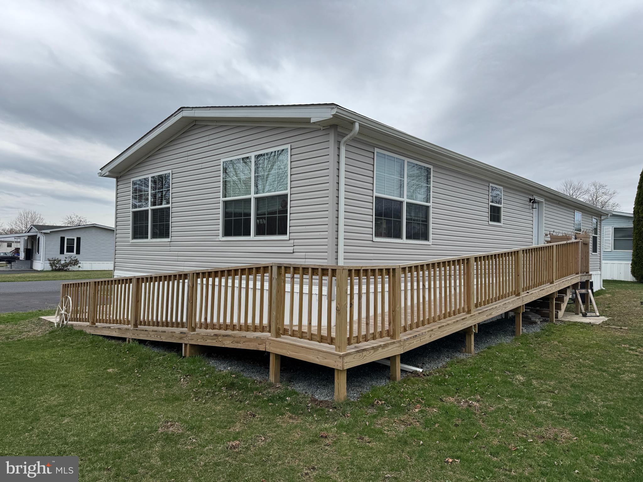 LINCOLN ESTATES MHP - Residential