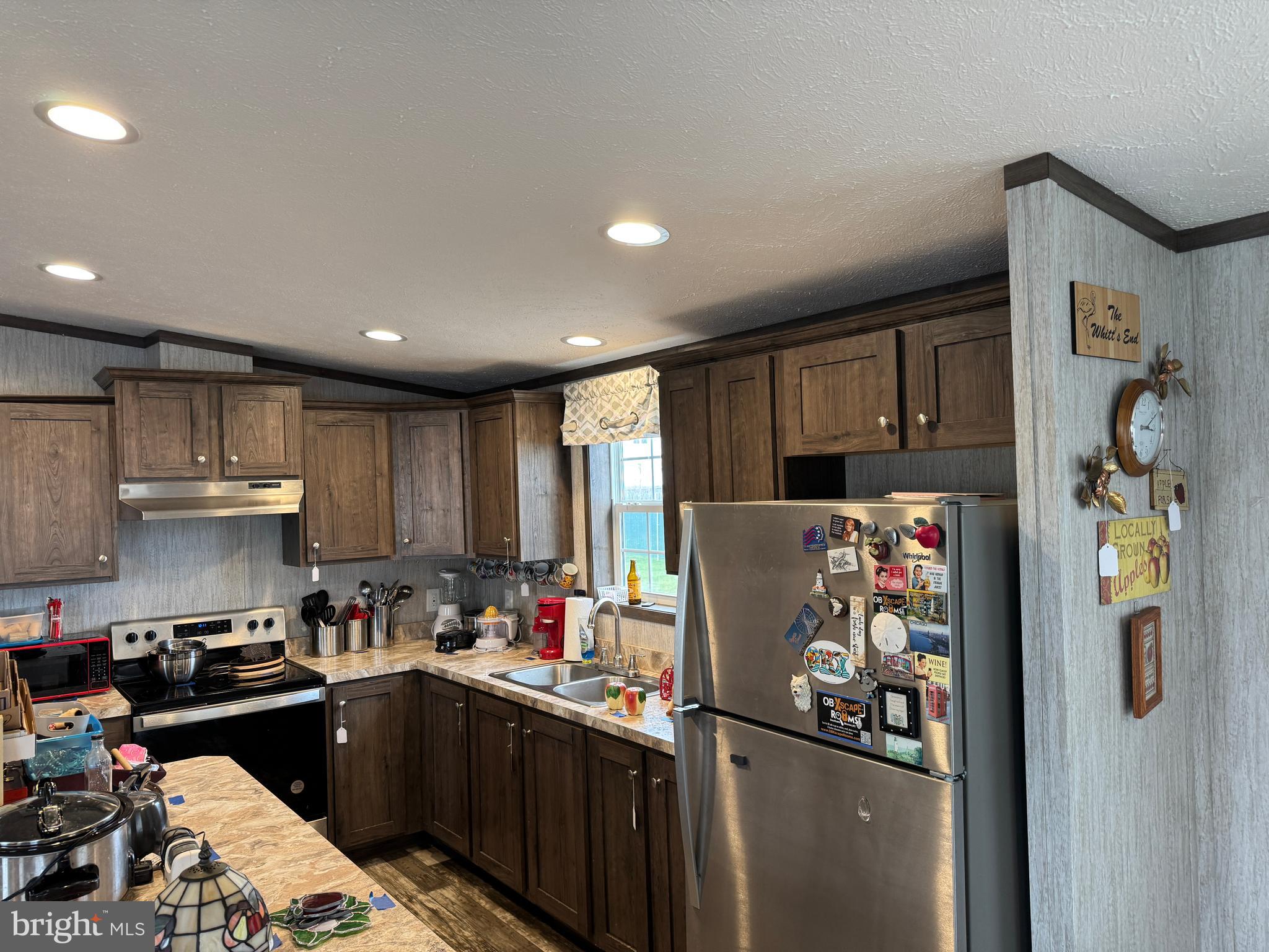 LINCOLN ESTATES MHP - Residential