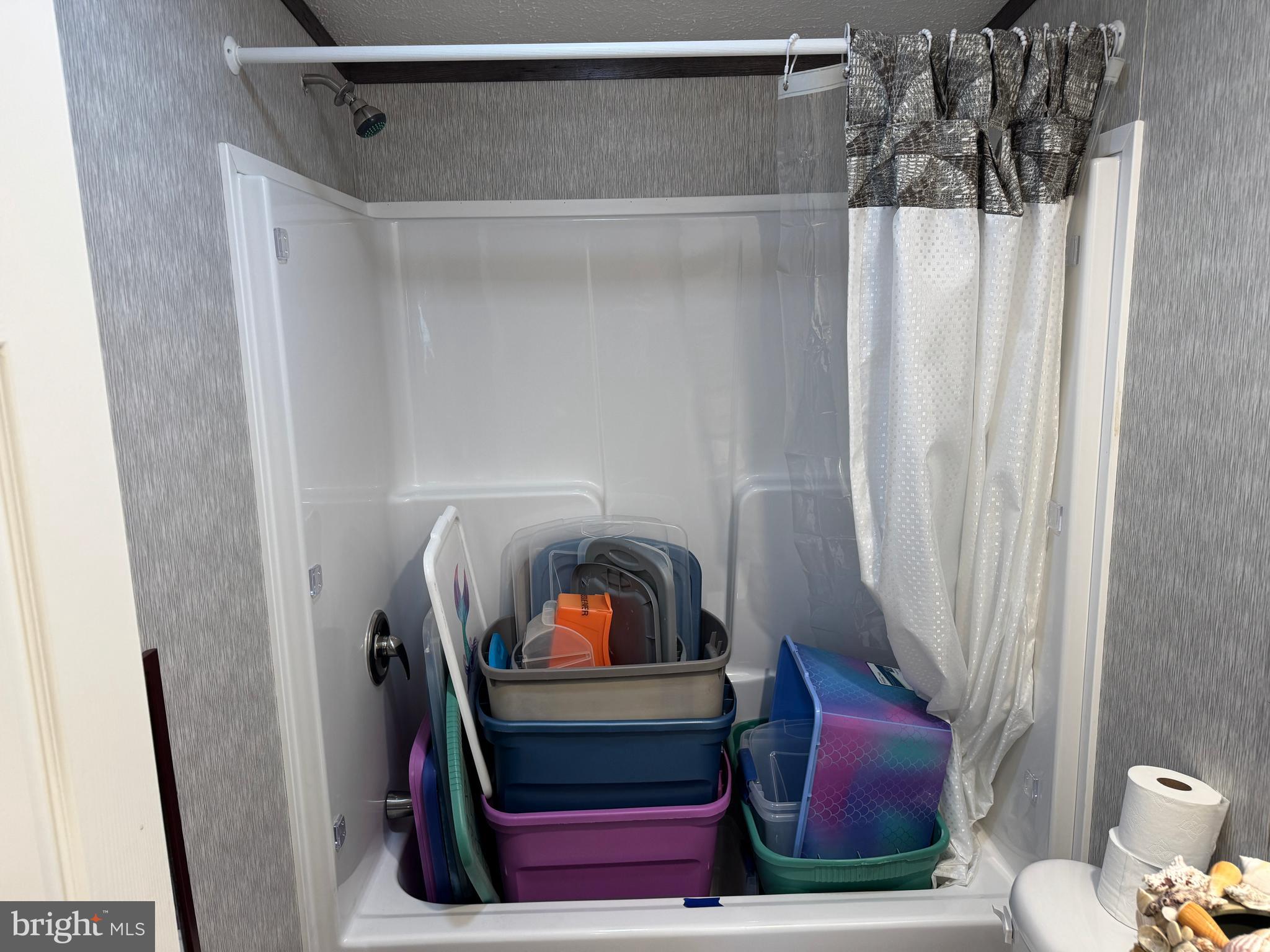 LINCOLN ESTATES MHP - Residential