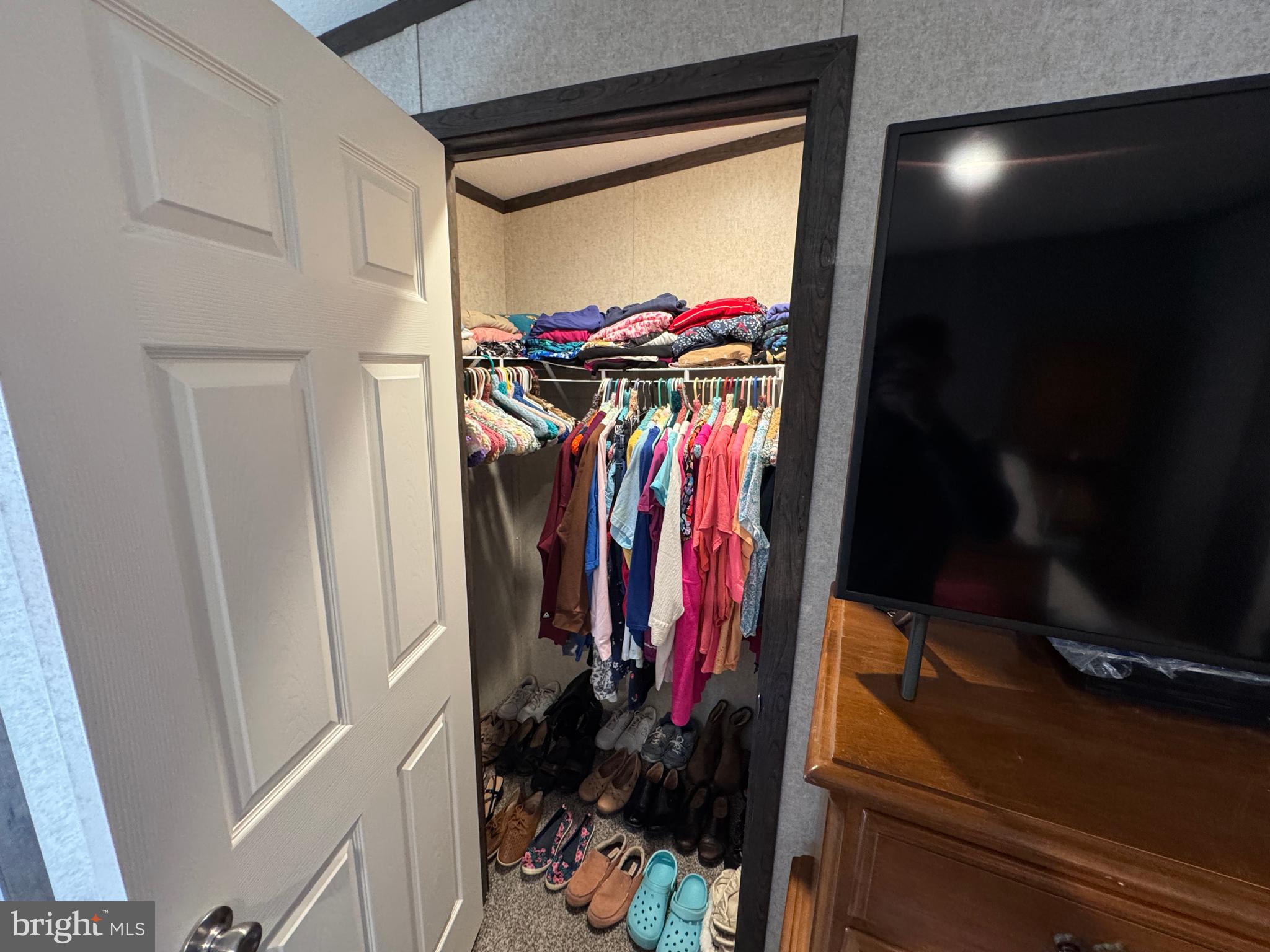 LINCOLN ESTATES MHP - Residential