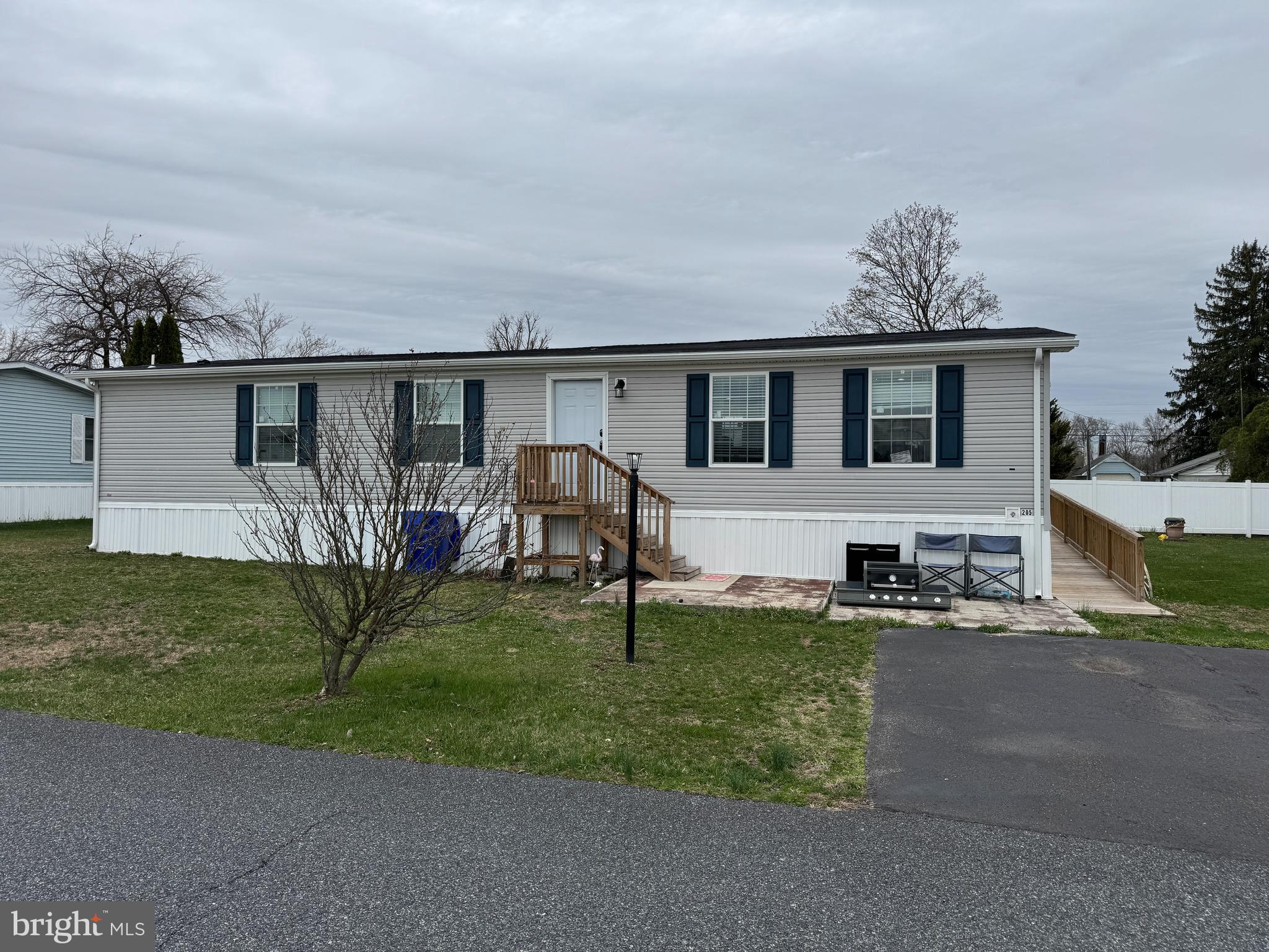 LINCOLN ESTATES MHP - Residential