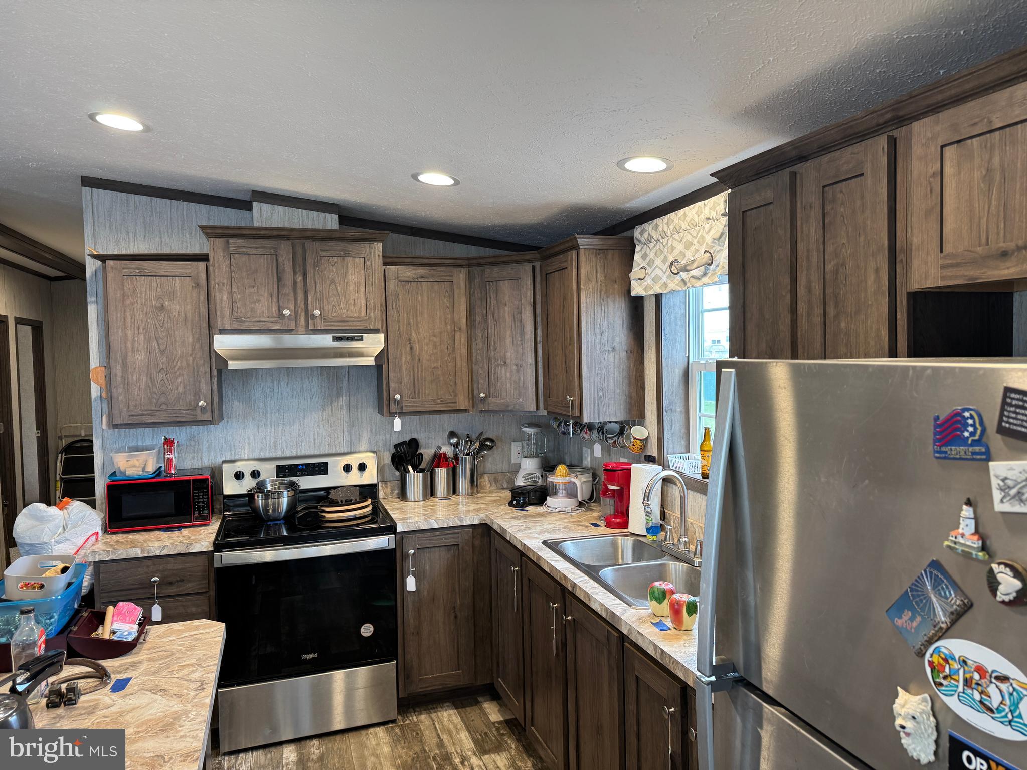 LINCOLN ESTATES MHP - Residential