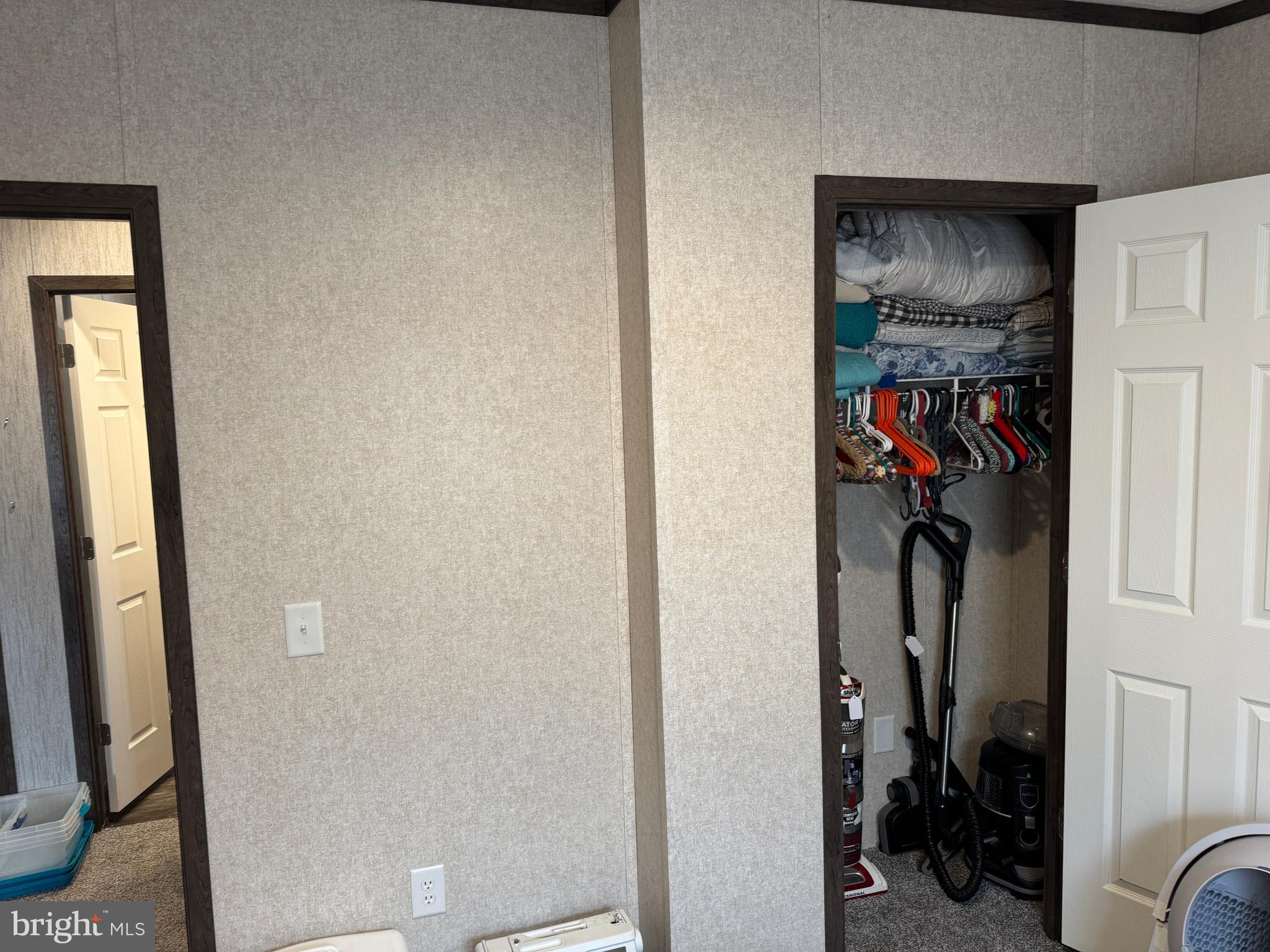 LINCOLN ESTATES MHP - Residential