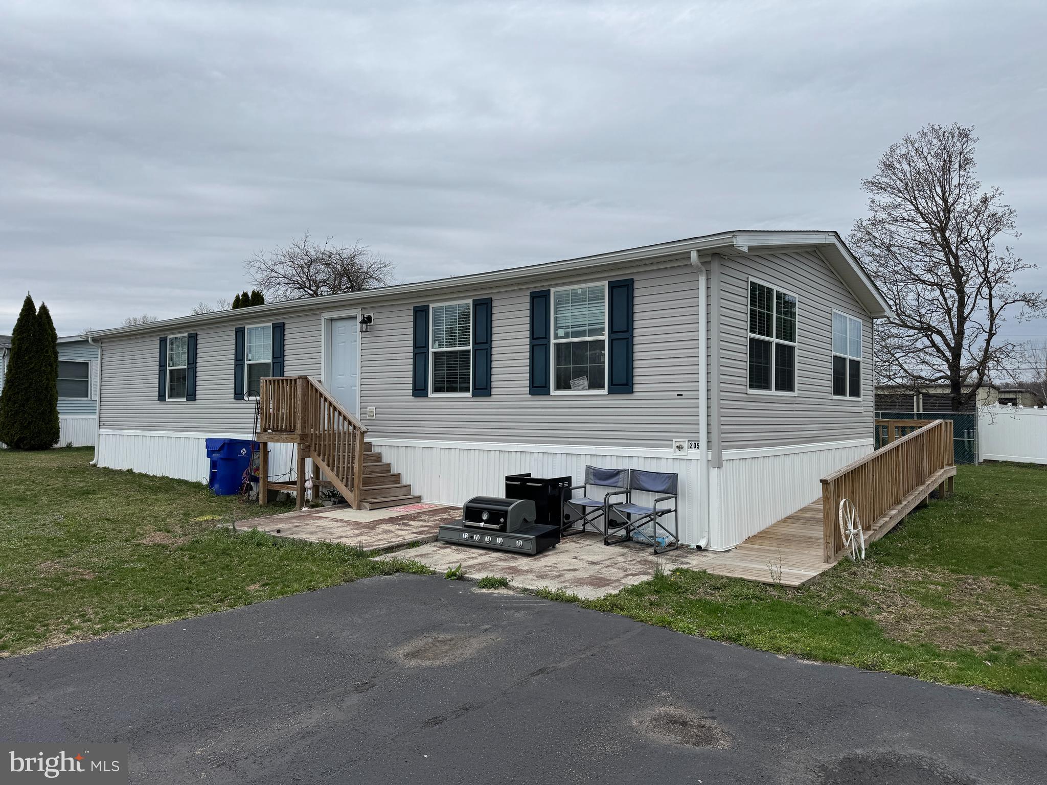 LINCOLN ESTATES MHP - Residential