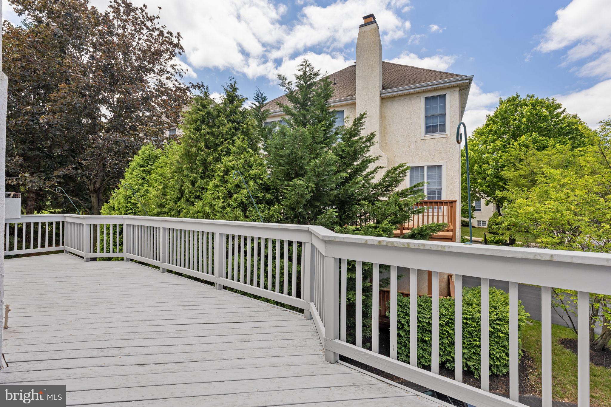 MERION HILL - Residential