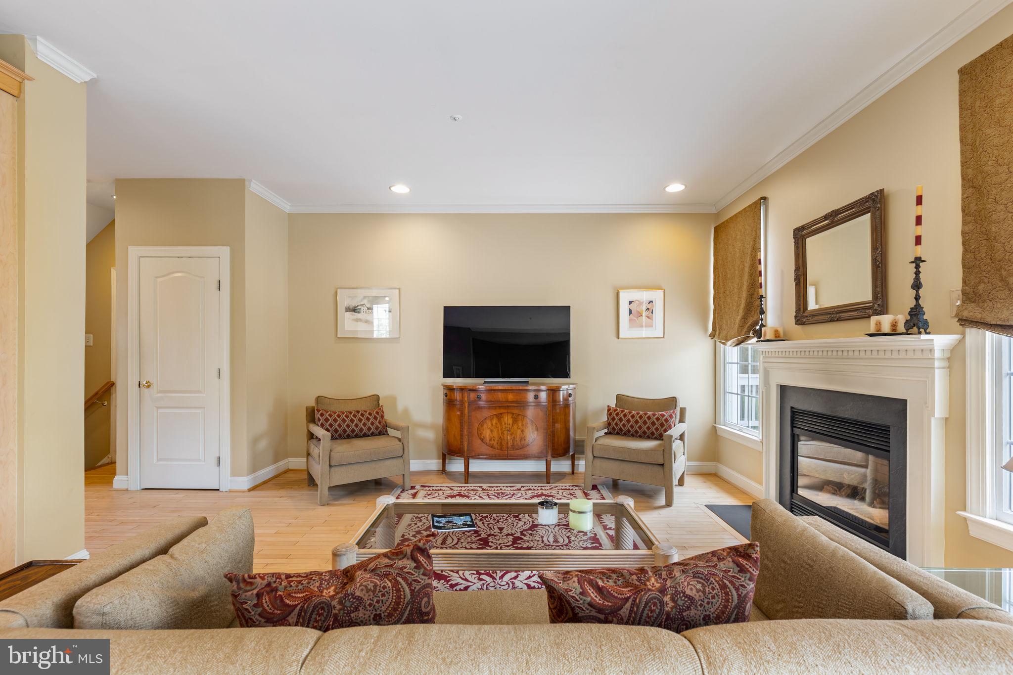 MERION HILL - Residential