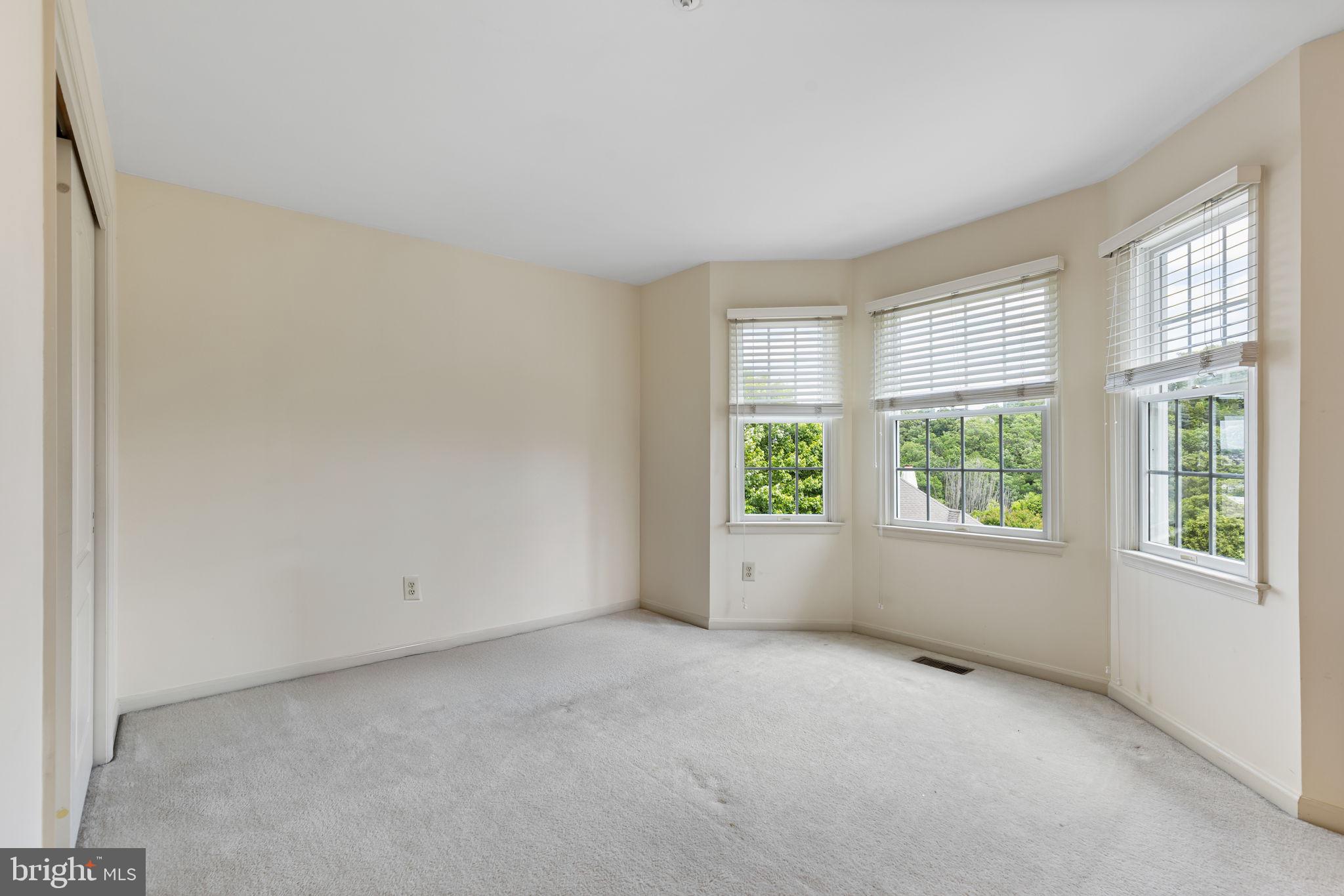 MERION HILL - Residential