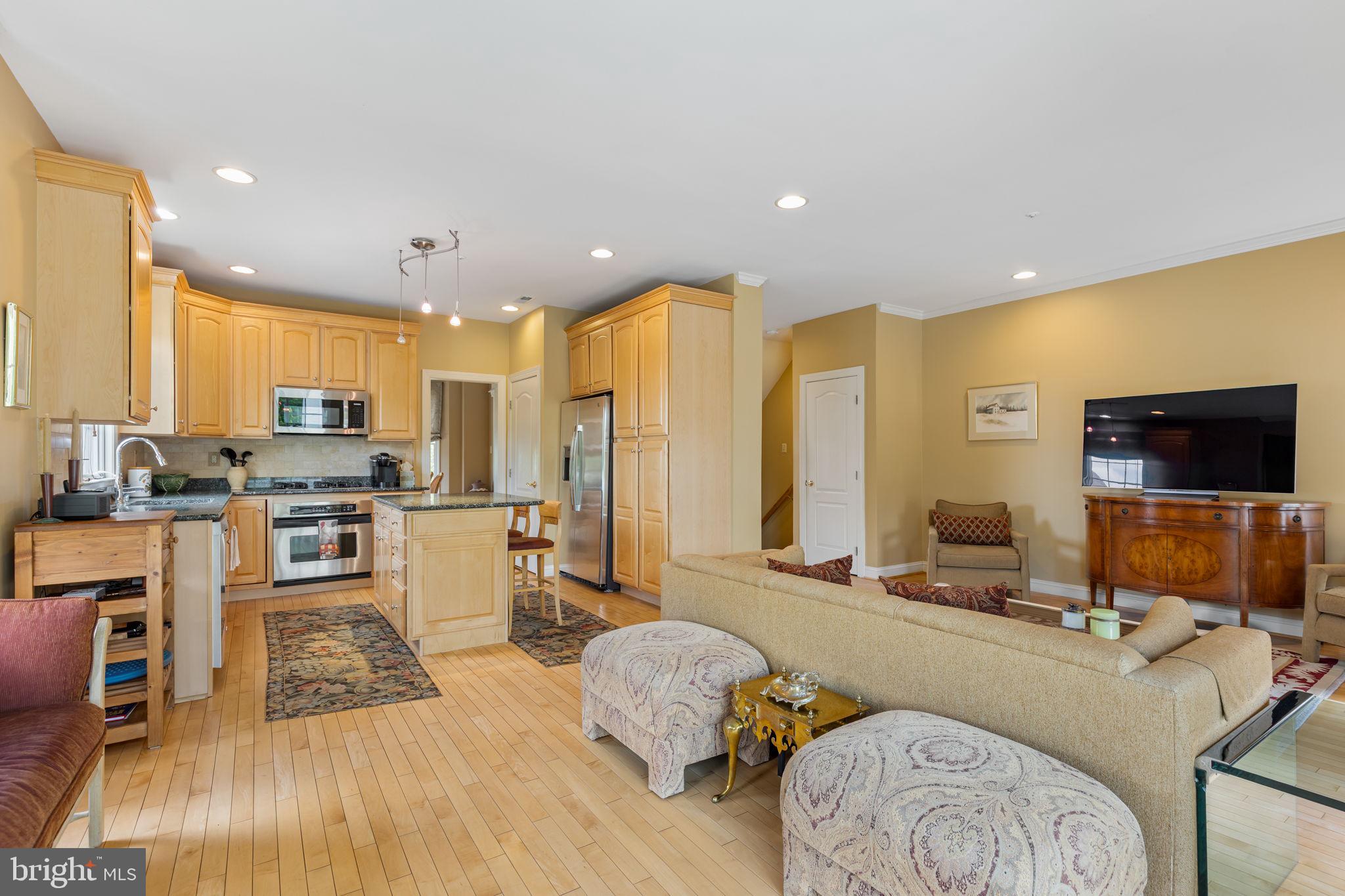 MERION HILL - Residential