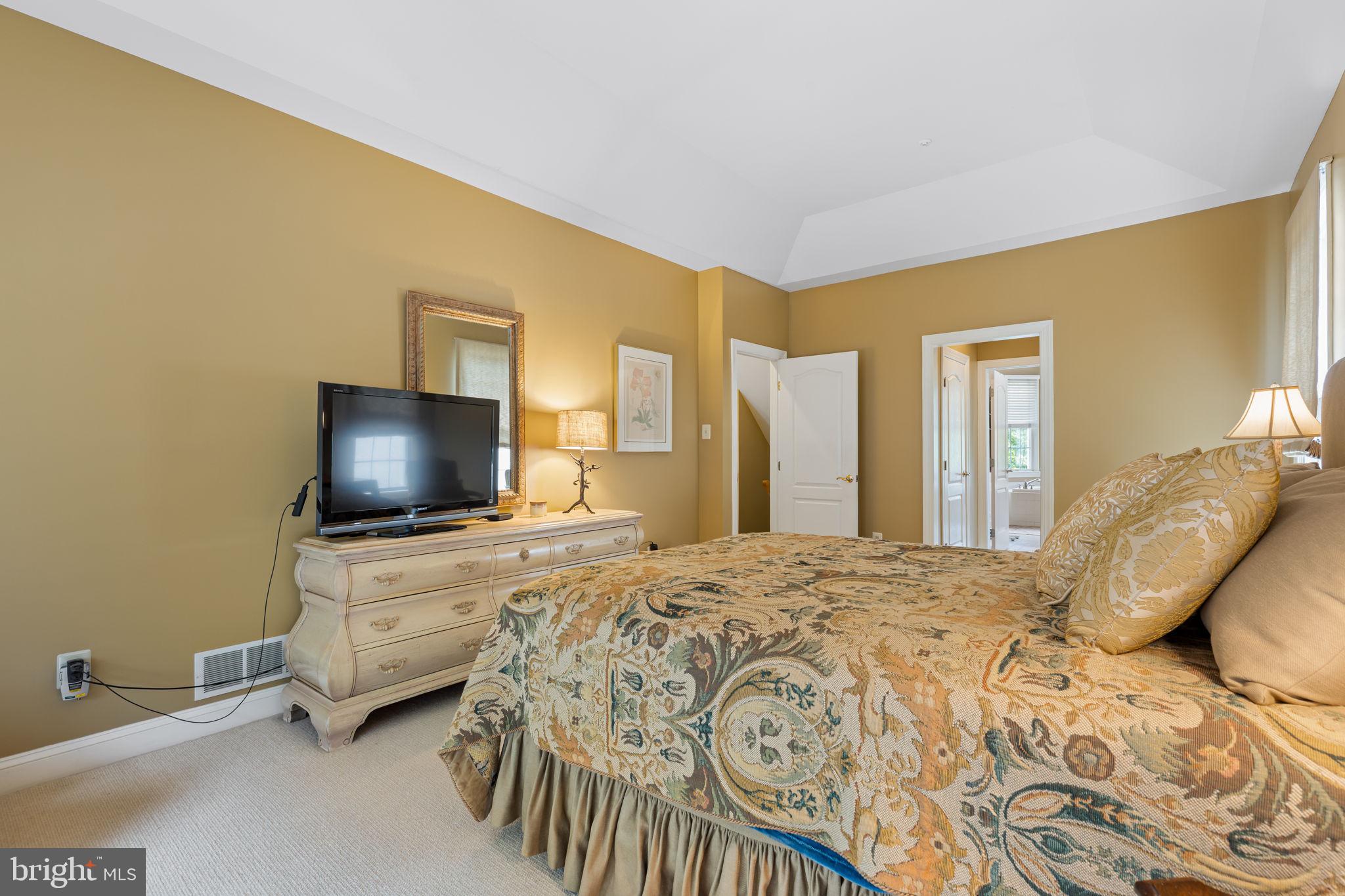 MERION HILL - Residential