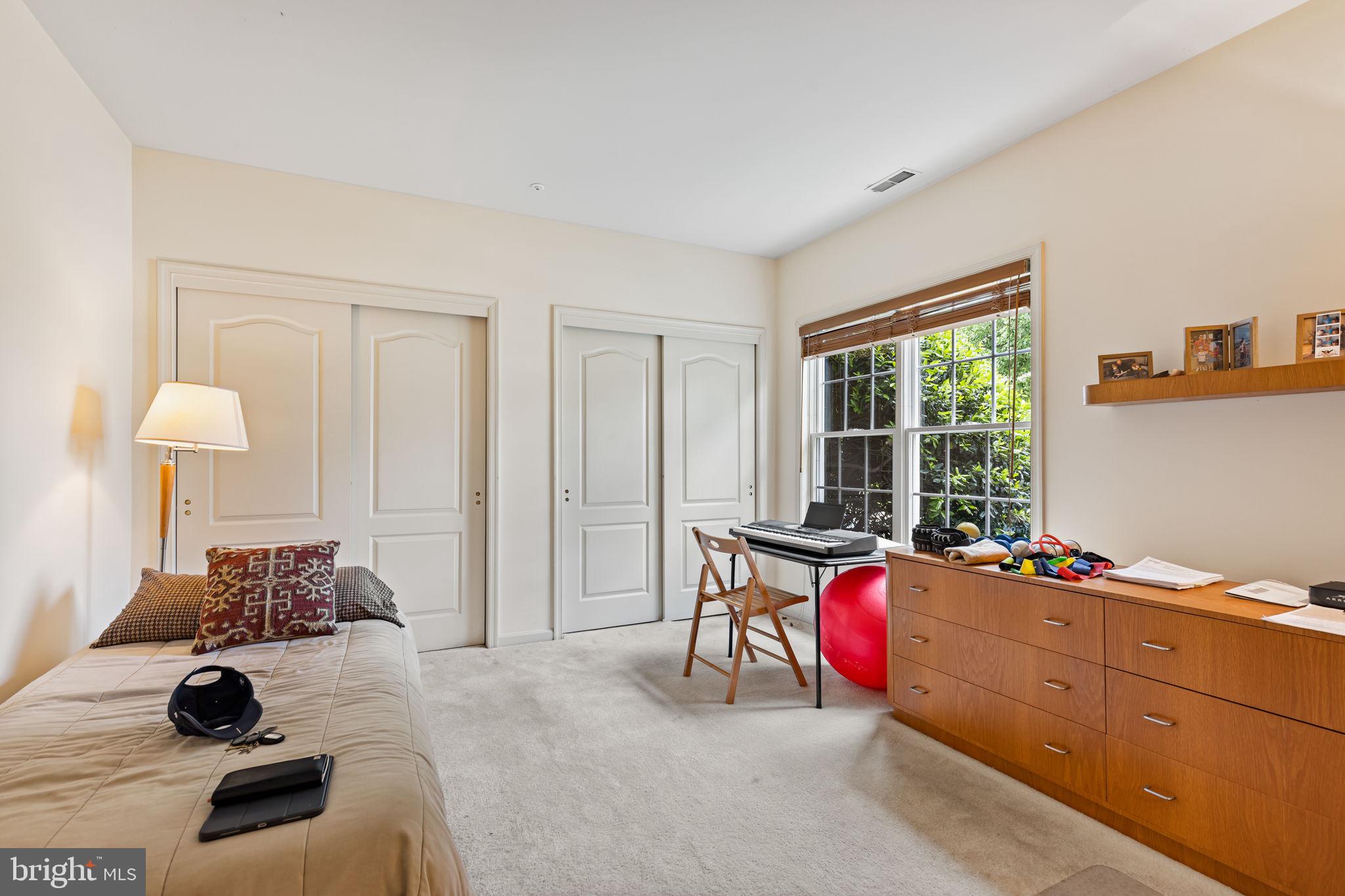 MERION HILL - Residential