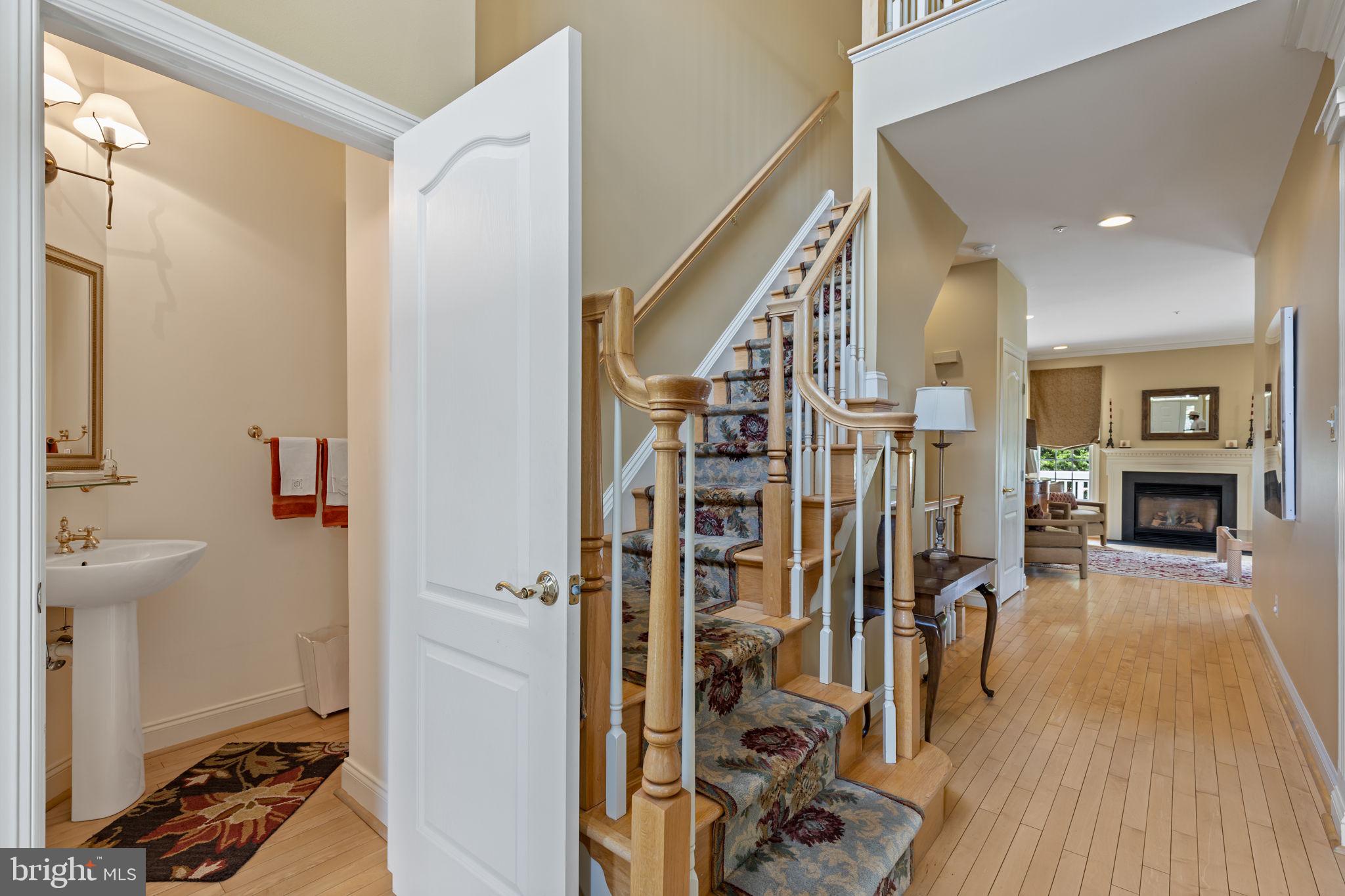 MERION HILL - Residential