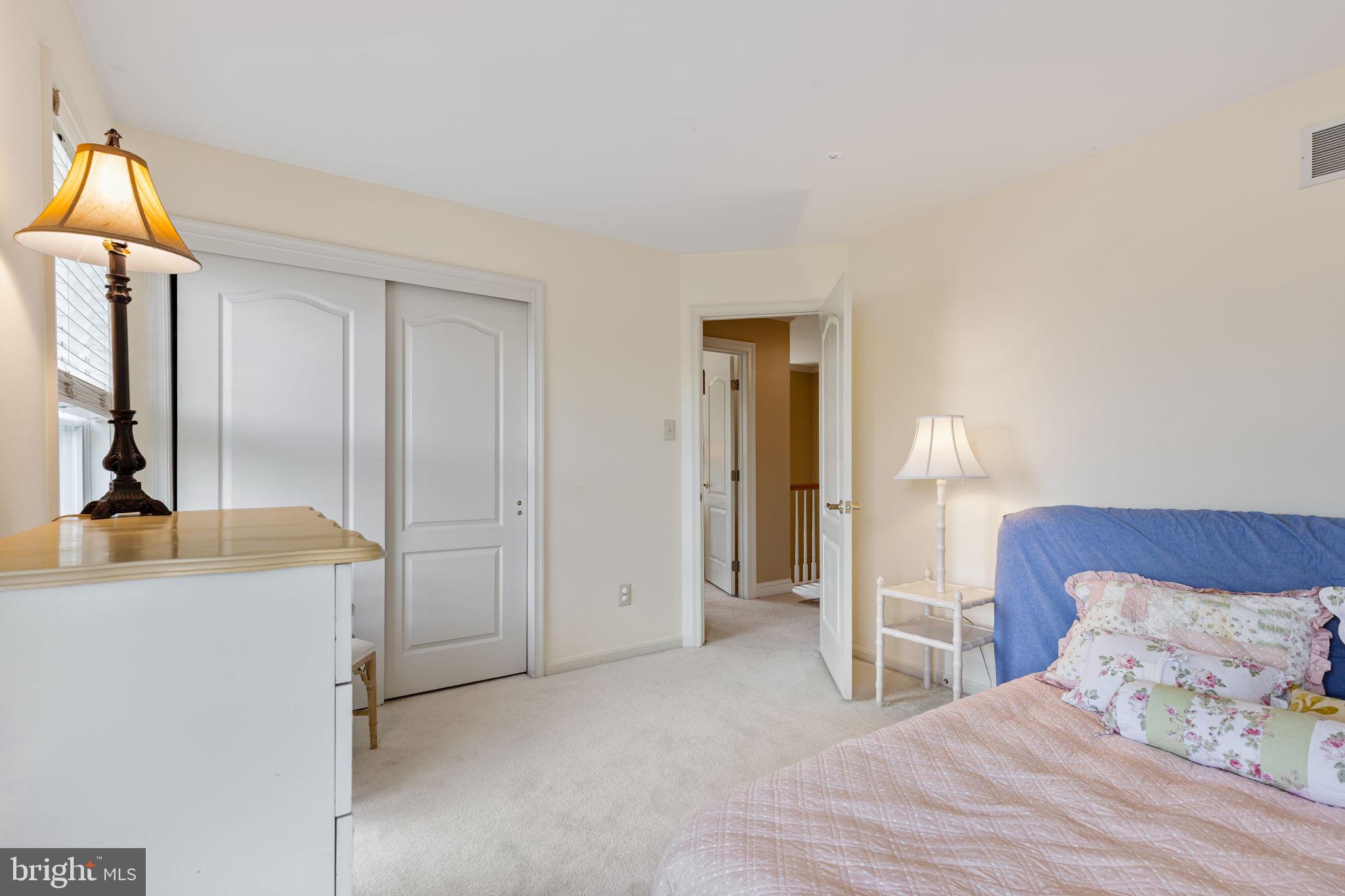 MERION HILL - Residential