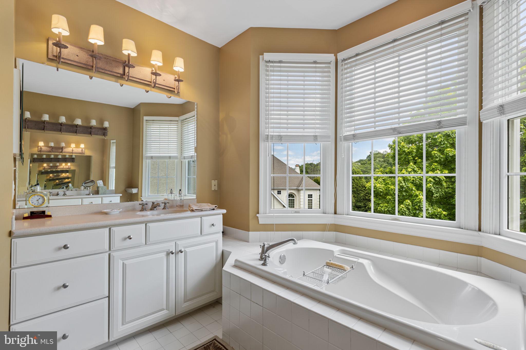 MERION HILL - Residential