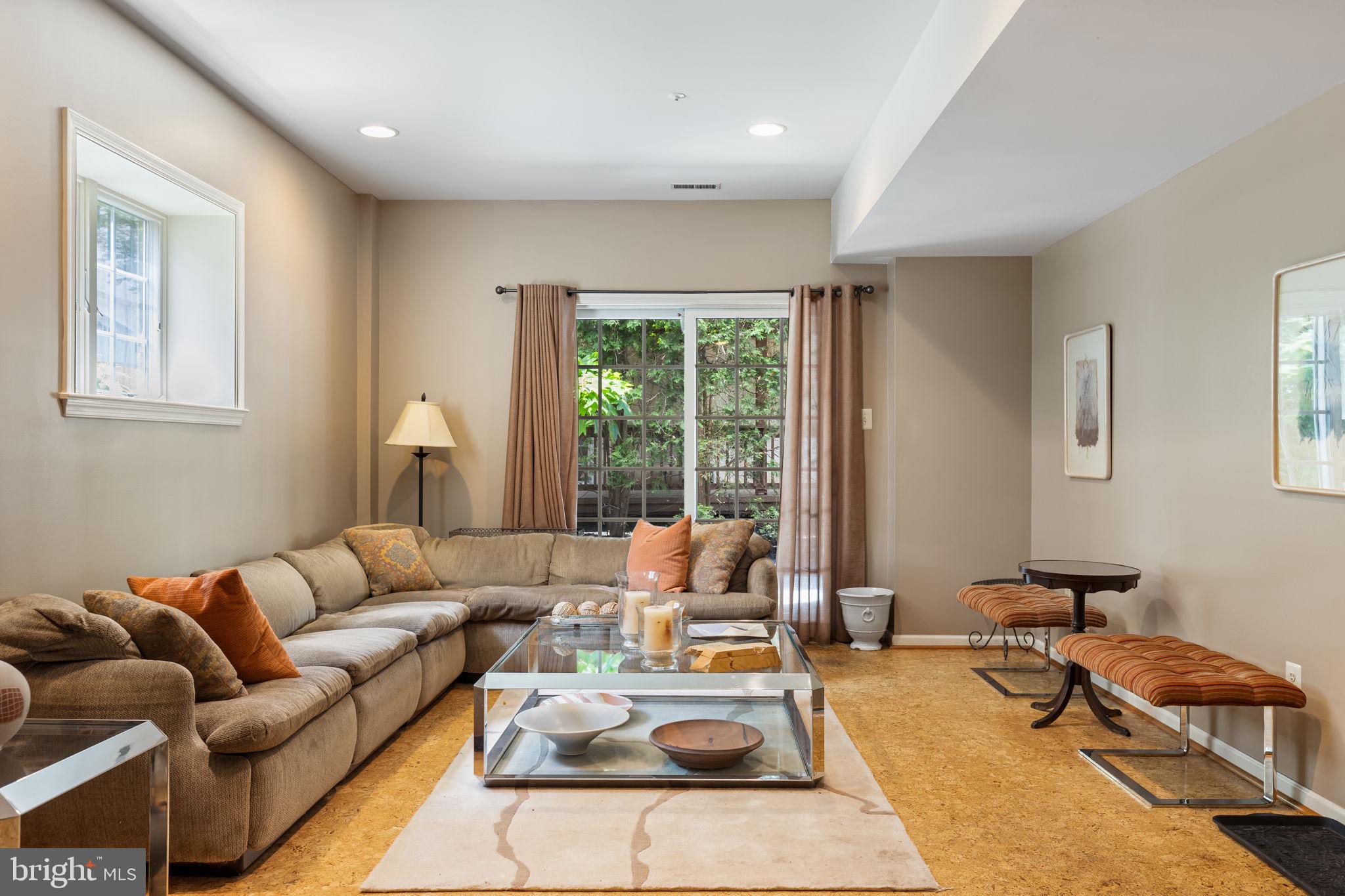 MERION HILL - Residential