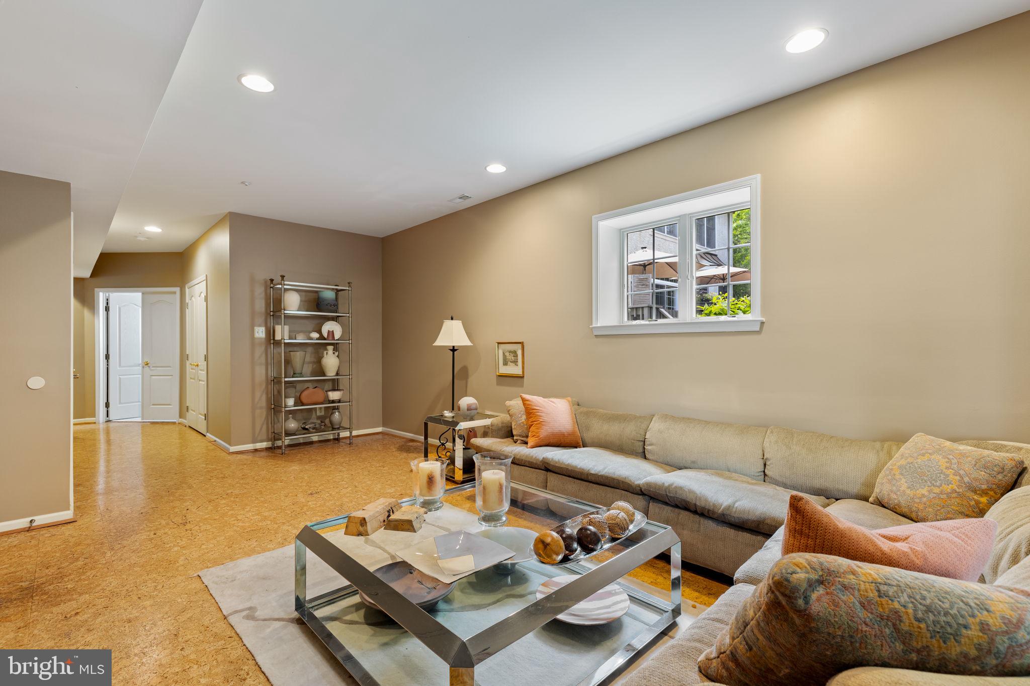 MERION HILL - Residential