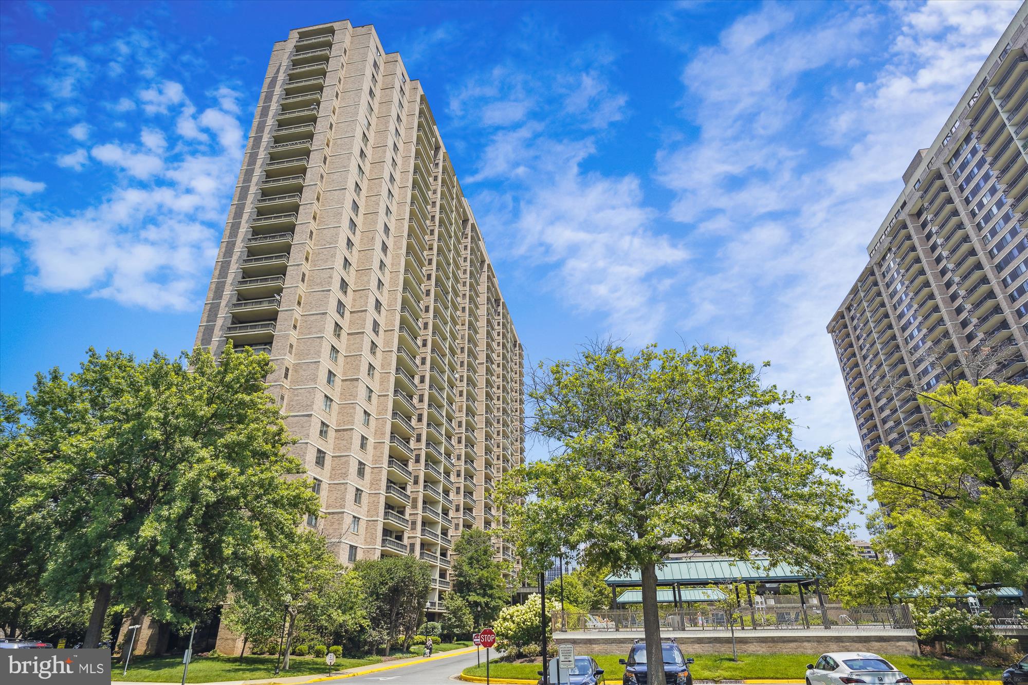 SKYLINE SQUARE CONDO - Residential