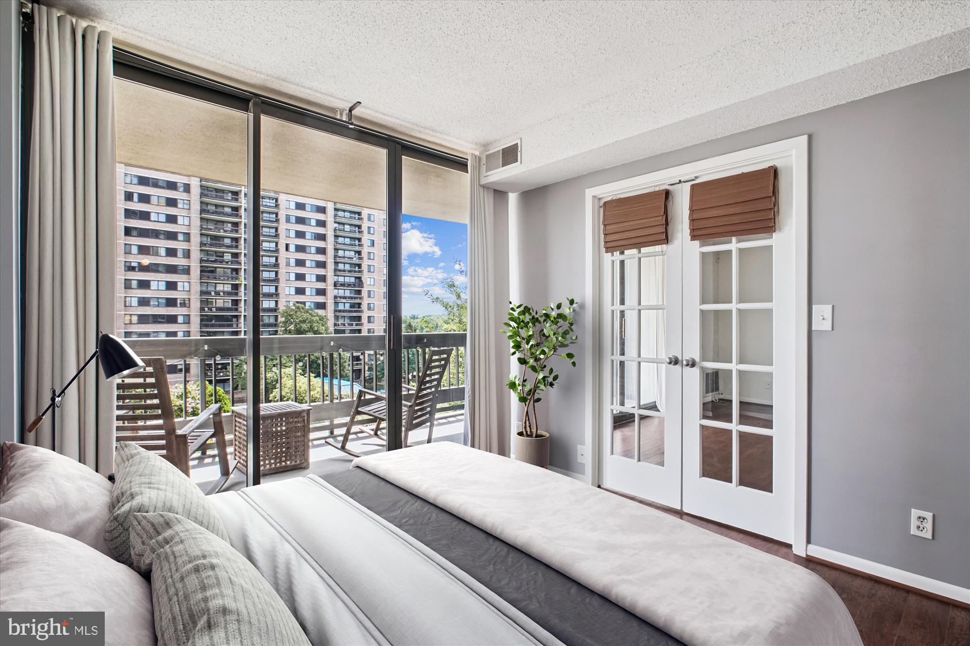 SKYLINE SQUARE CONDO - Residential