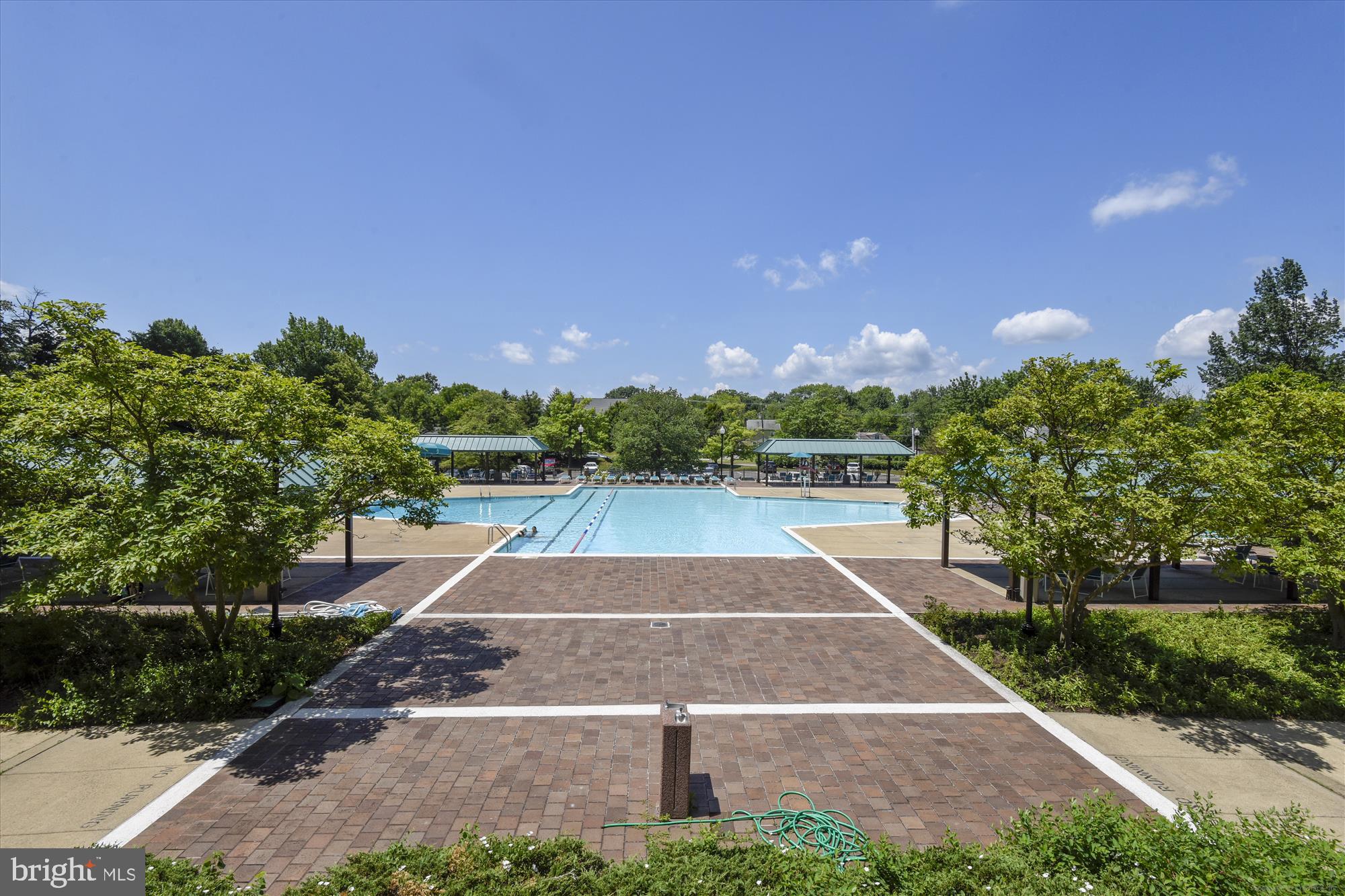 SKYLINE SQUARE CONDO - Residential