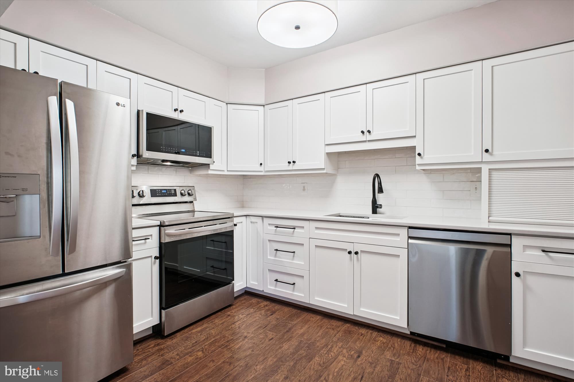 SKYLINE SQUARE CONDO - Residential