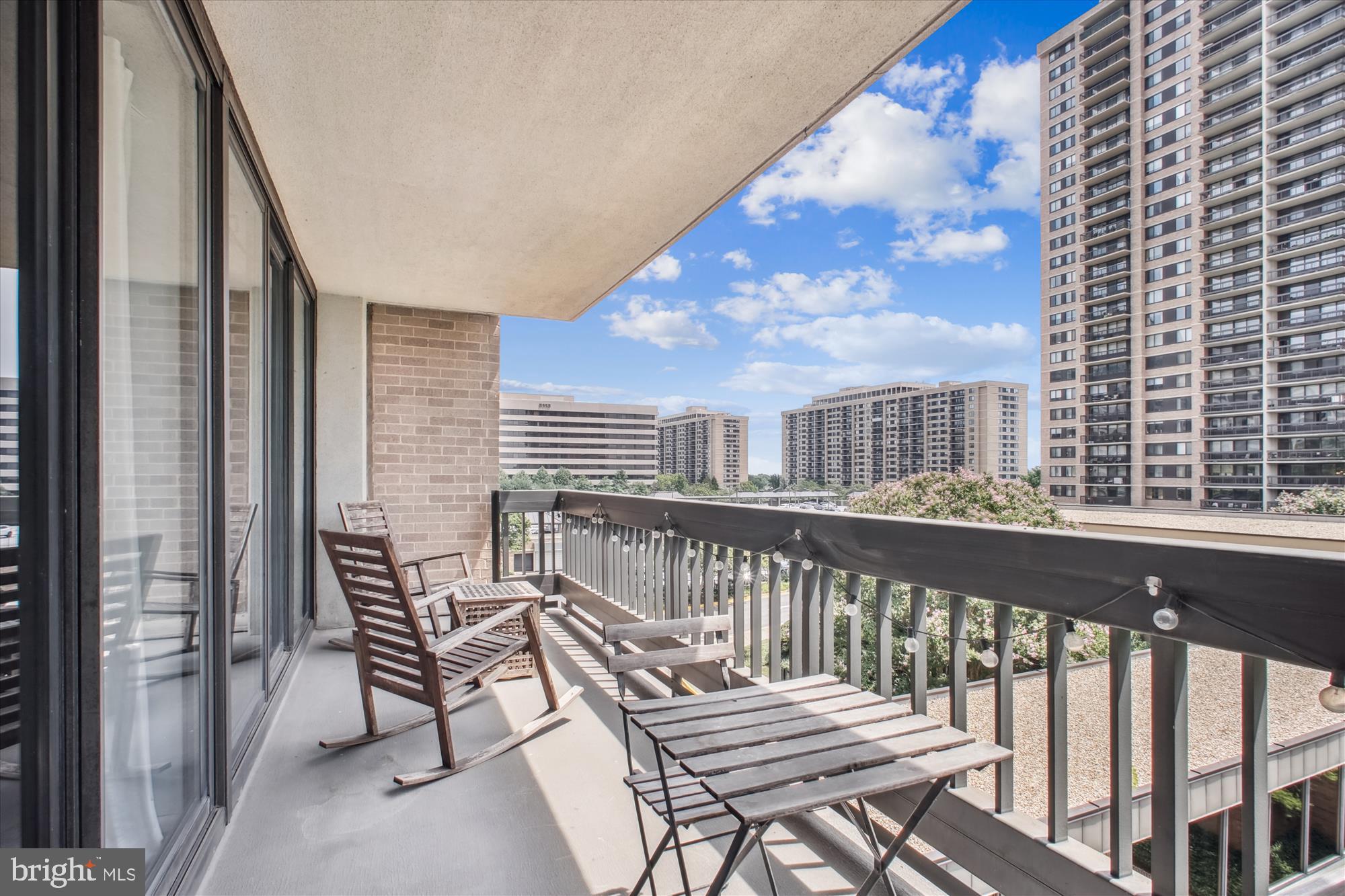 SKYLINE SQUARE CONDO - Residential