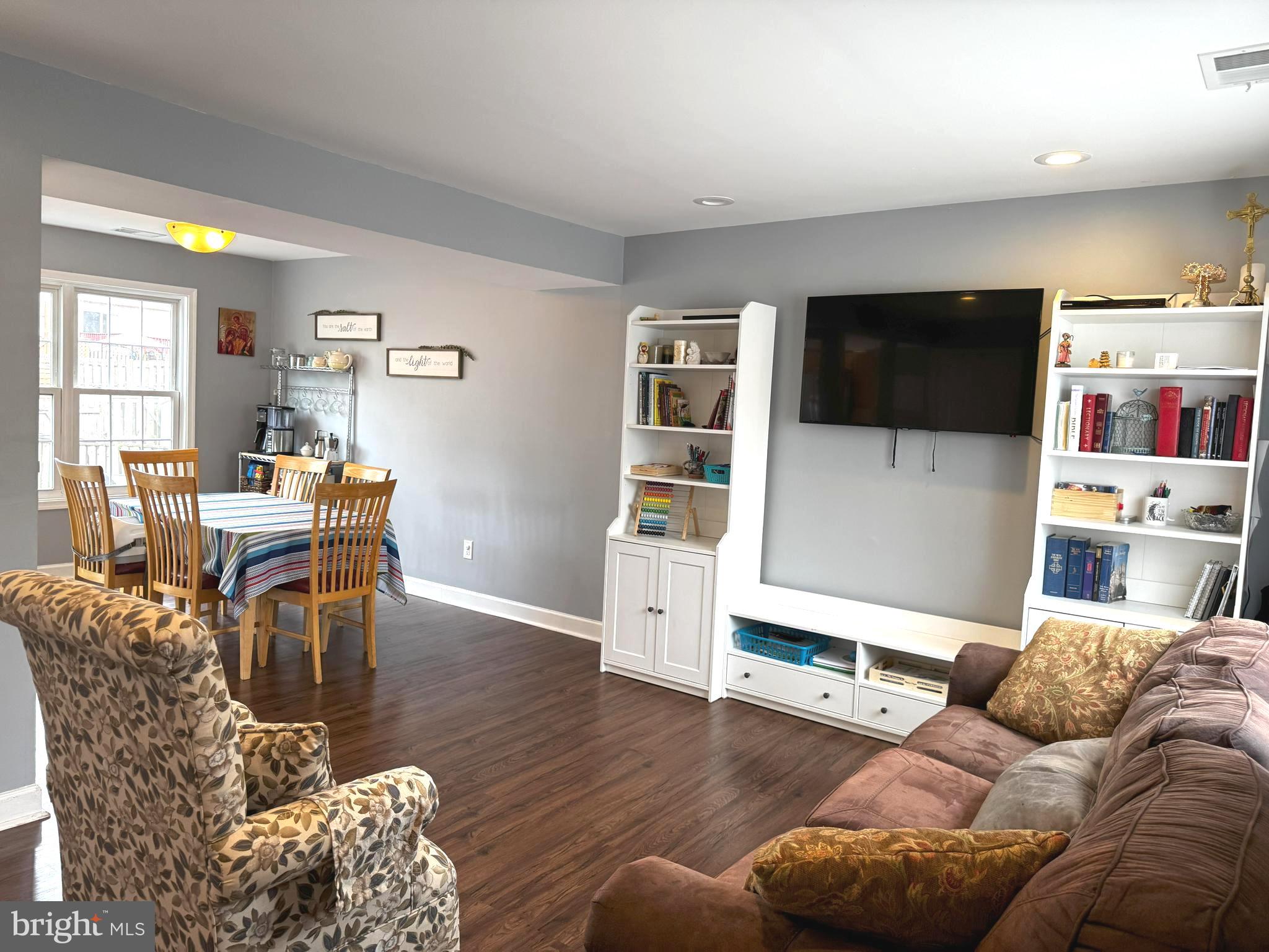 CHURCHILL TOWN SECTOR - Residential