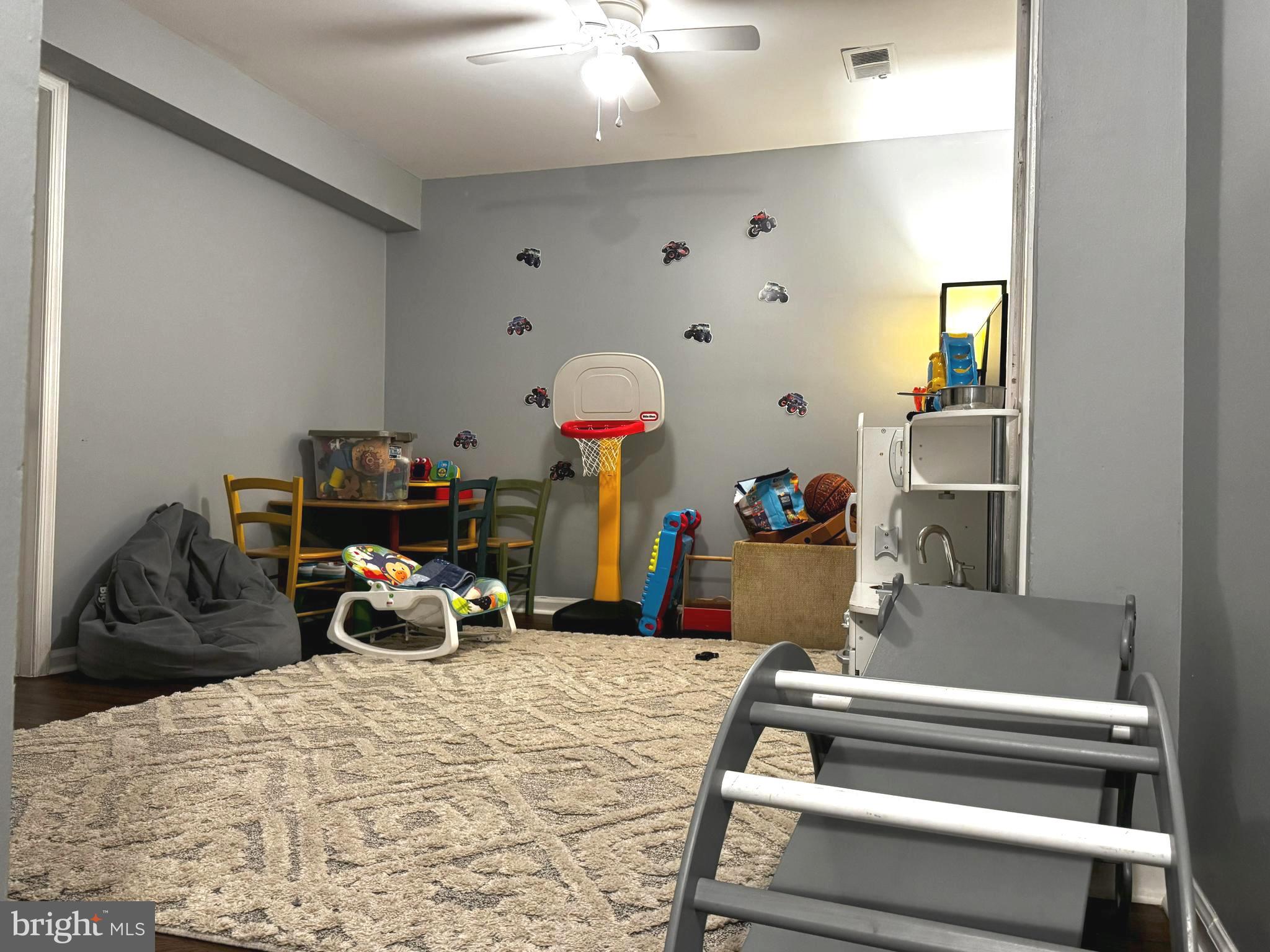 CHURCHILL TOWN SECTOR - Residential