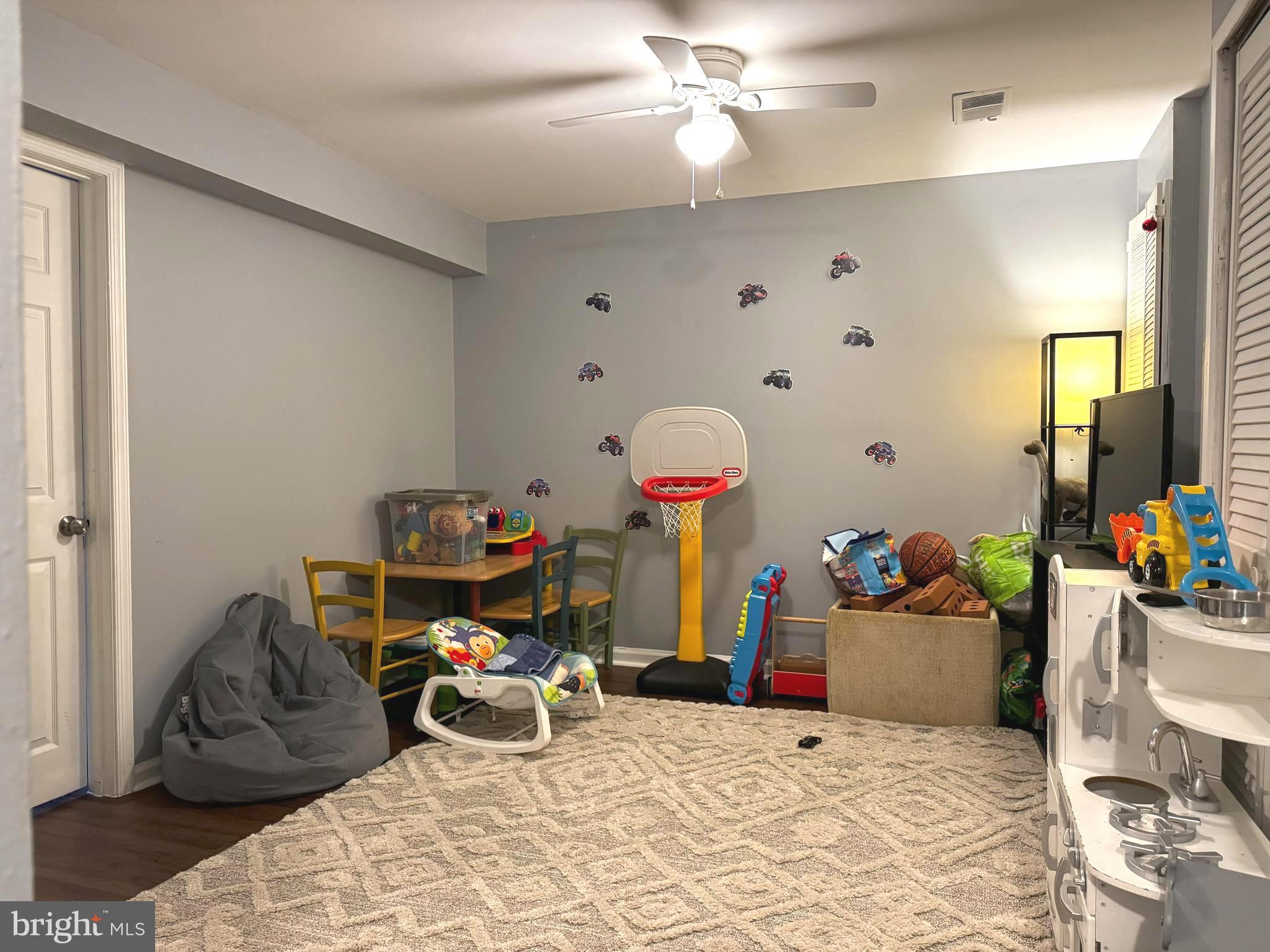 CHURCHILL TOWN SECTOR - Residential