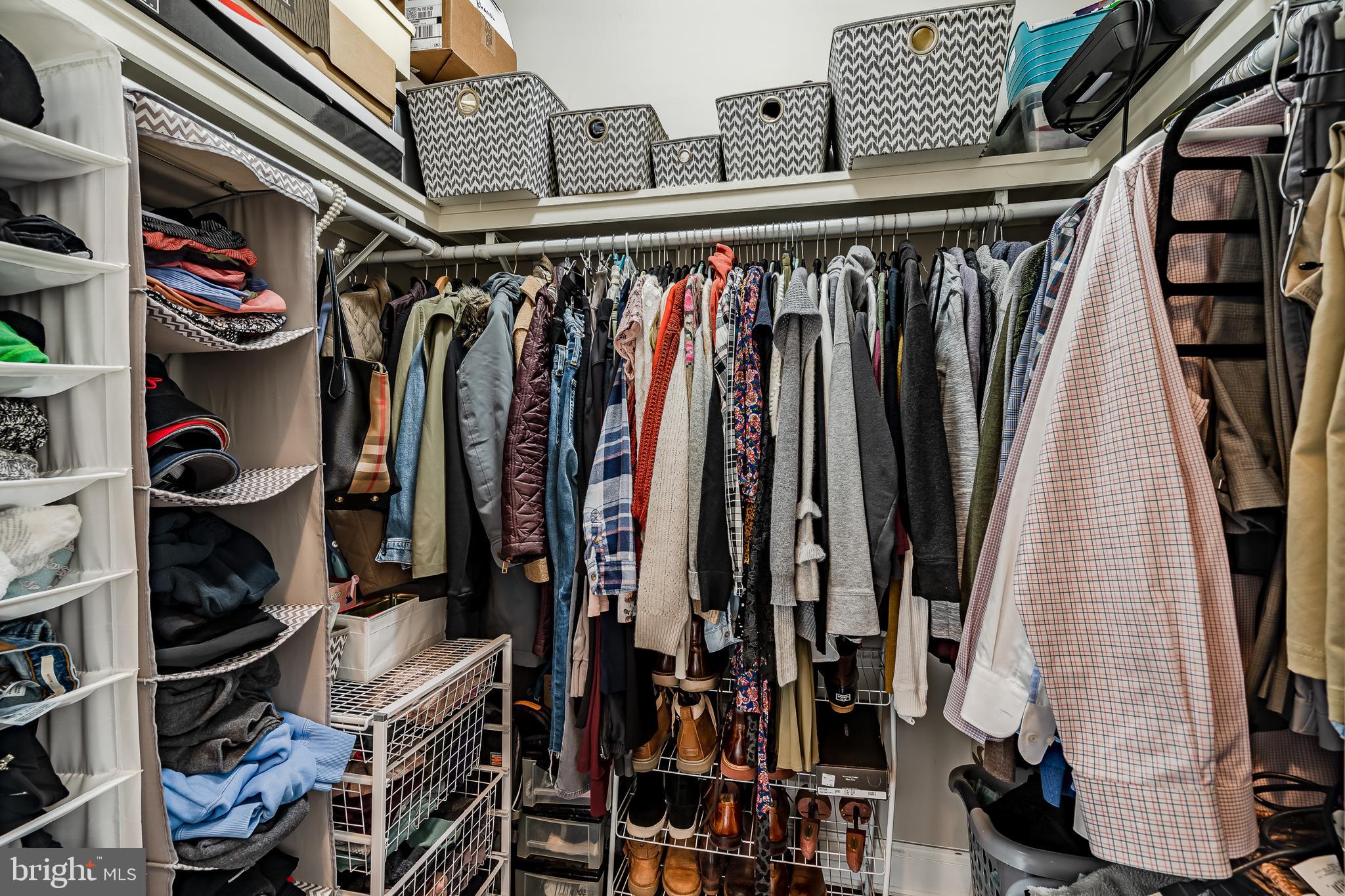 THE HOLLOW AT FOX VA - Residential