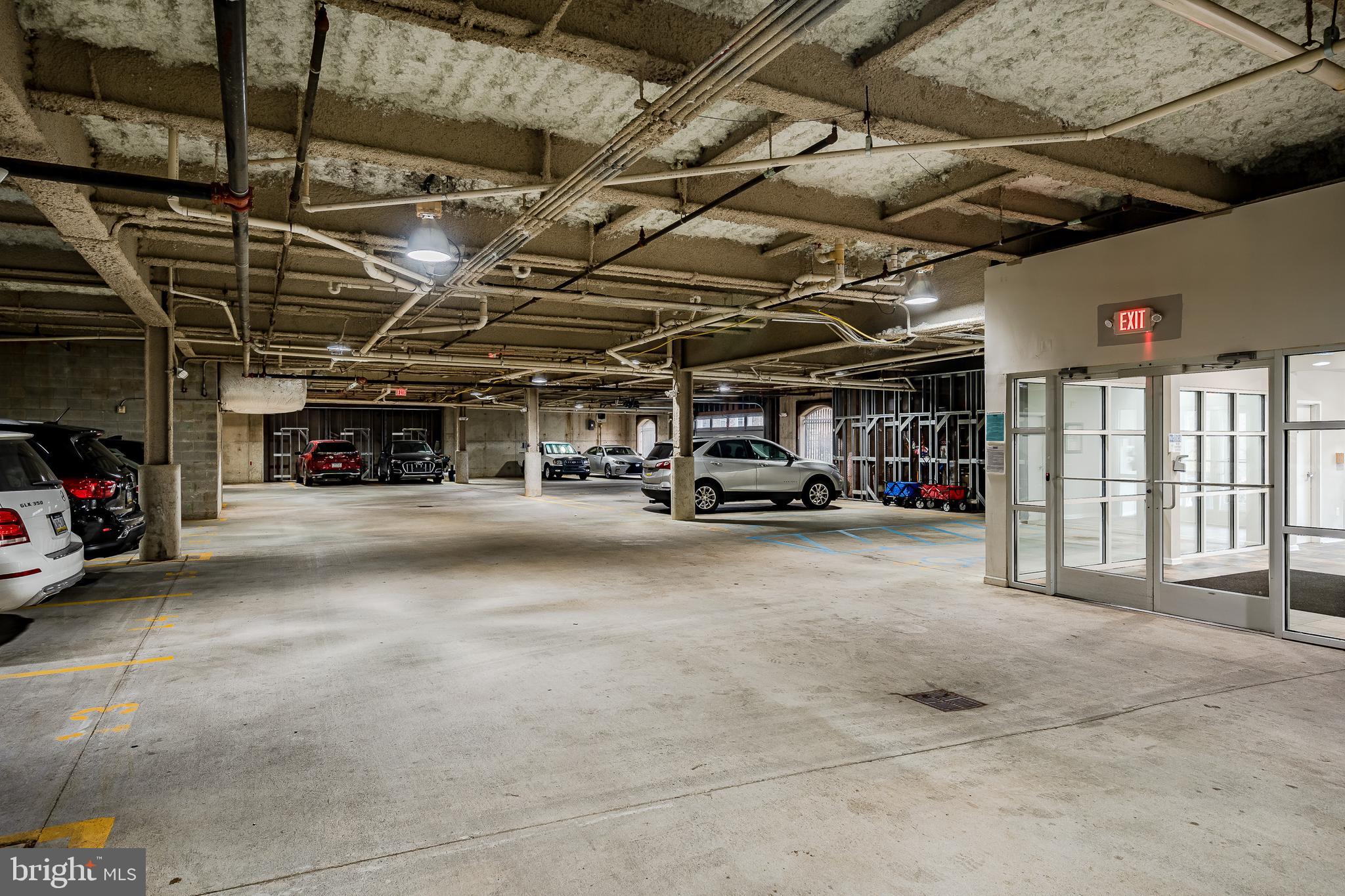 THE HOLLOW AT FOX VA - Residential