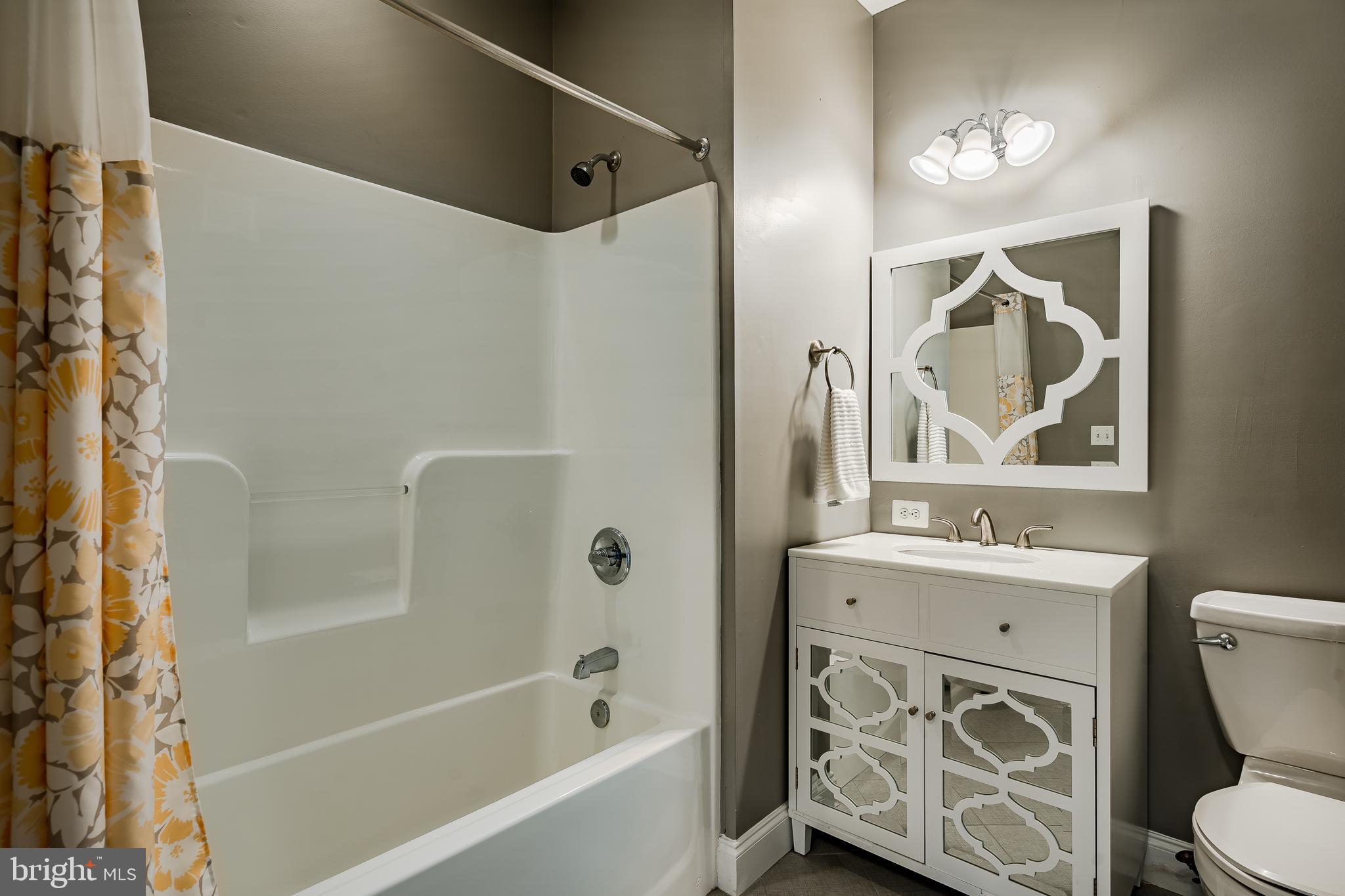 THE HOLLOW AT FOX VA - Residential