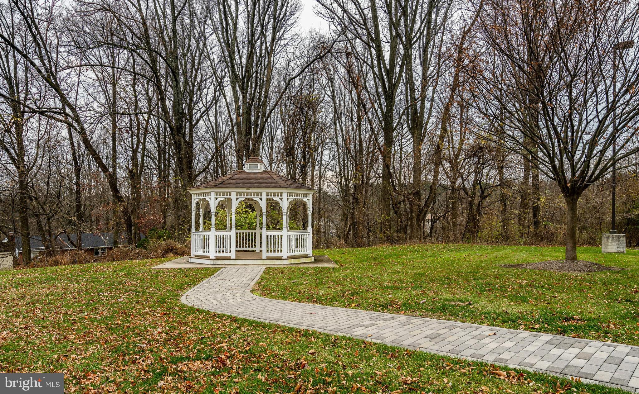 THE HOLLOW AT FOX VA - Residential